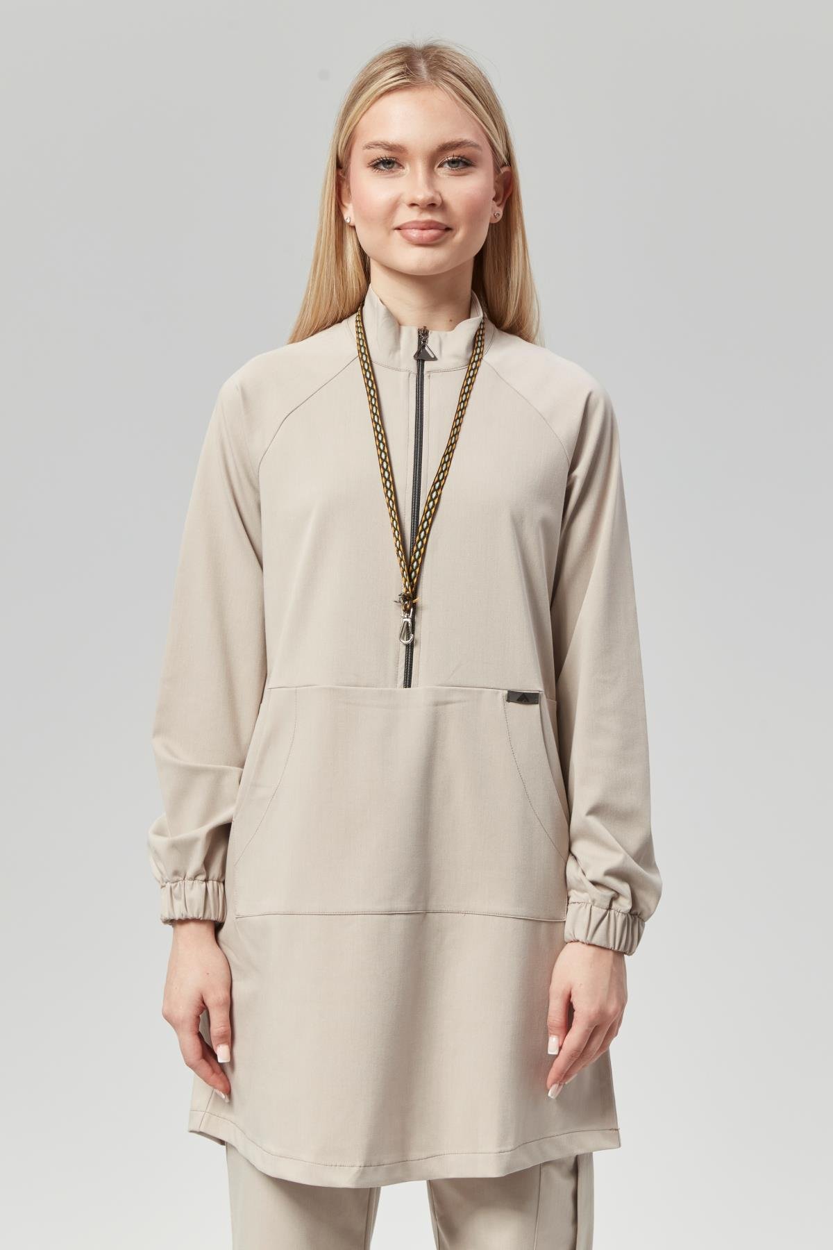 Extreme Cool Modest - Premium Çift Yön Likralı Doktor Hemşire Forma Takımı Scrubs Üniforma Cerrahi Takım (KADIN), Kumsal