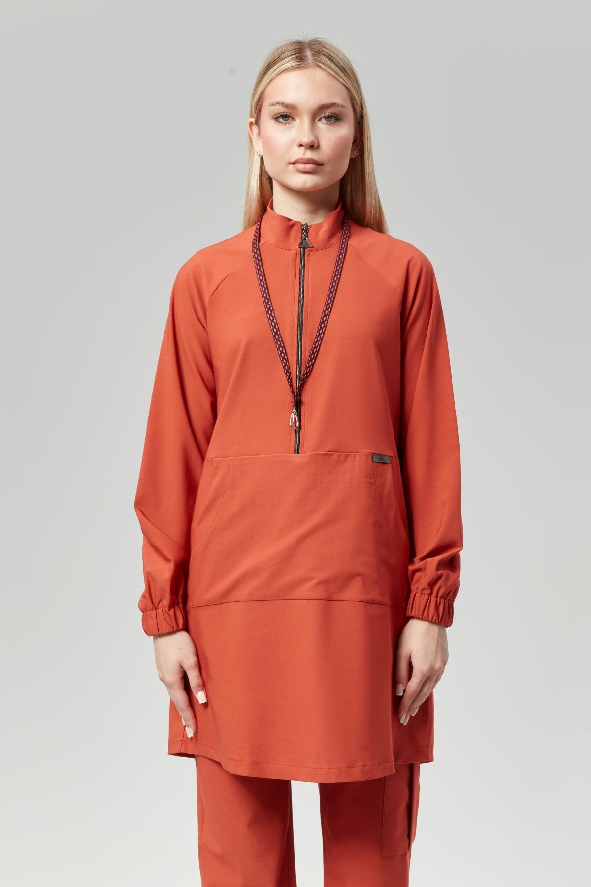 Extreme Cool Modest - Premium Çift Yön Likralı Doktor Hemşire Forma Takımı Scrubs Üniforma Cerrahi Takım (KADIN), Mandalin