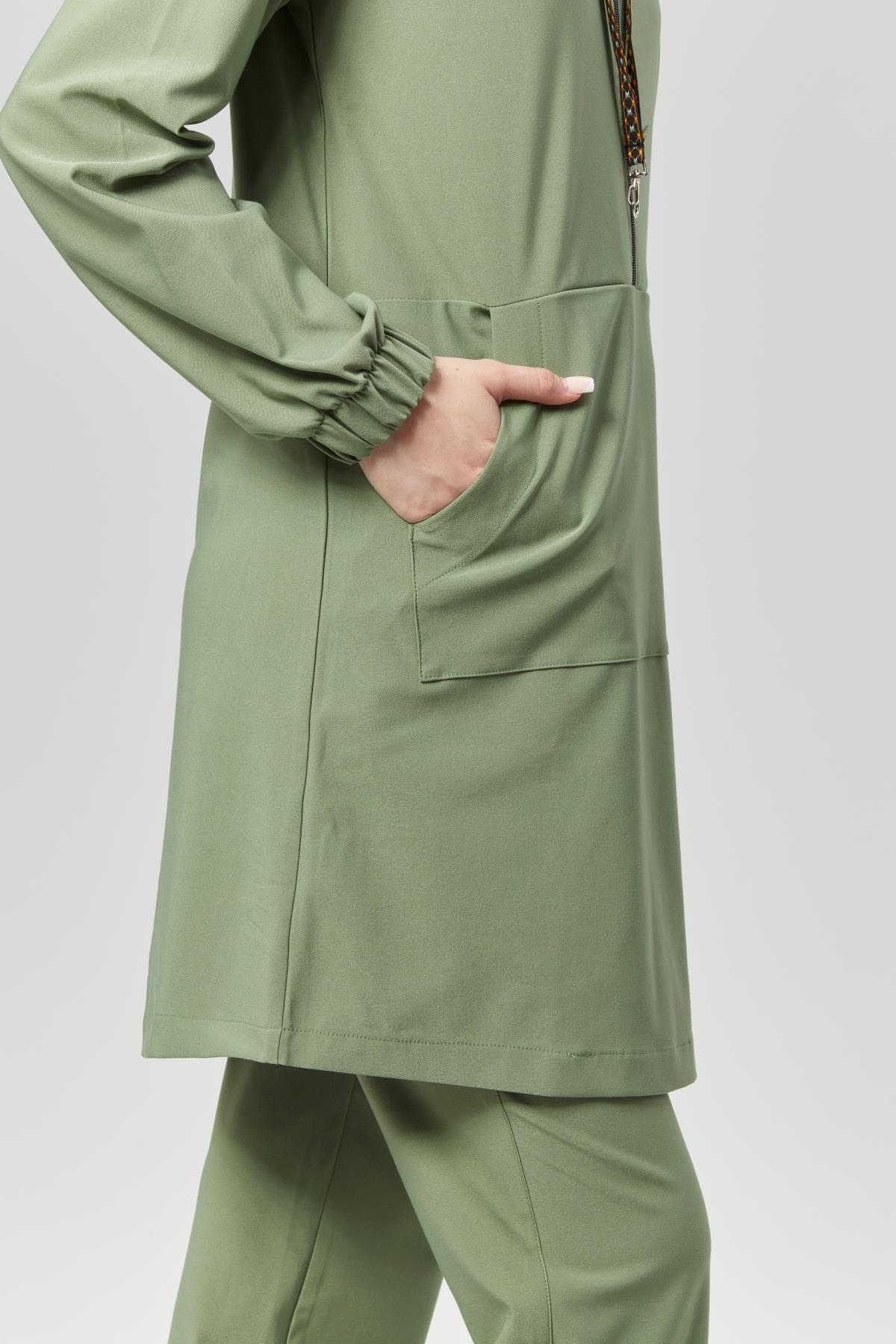 Extreme Cool Modest - Premium Çift Yön Likralı Doktor Hemşire Forma Takımı Scrubs Üniforma Cerrahi Takım (KADIN), Yosun