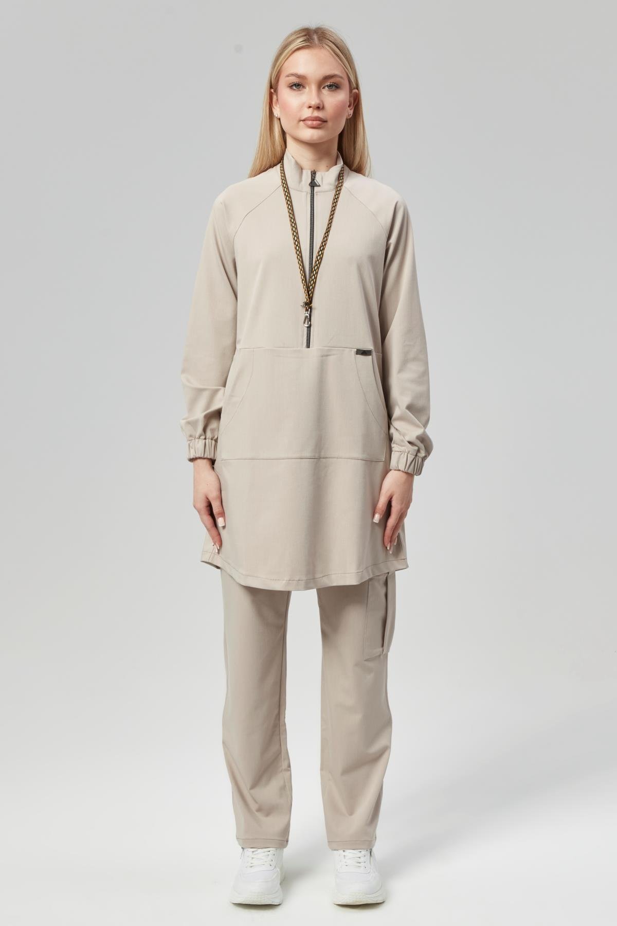 Extreme Cool Modest - Premium Çift Yön Likralı Doktor Hemşire Forma Takımı Scrubs Üniforma Cerrahi Takım (KADIN), Kumsal