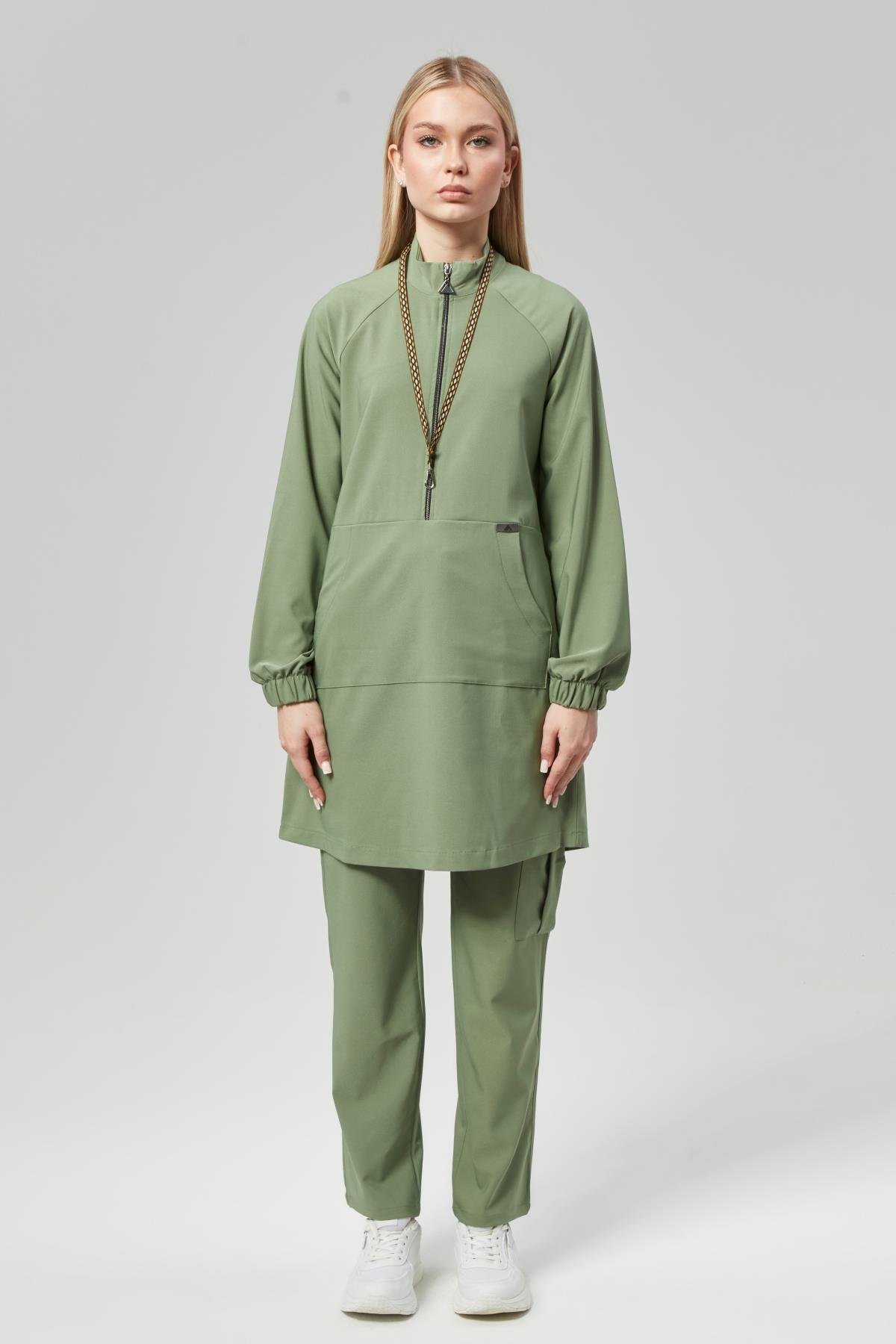 Extreme Cool Modest - Premium Çift Yön Likralı Doktor Hemşire Forma Takımı Scrubs Üniforma Cerrahi Takım (KADIN), Yosun