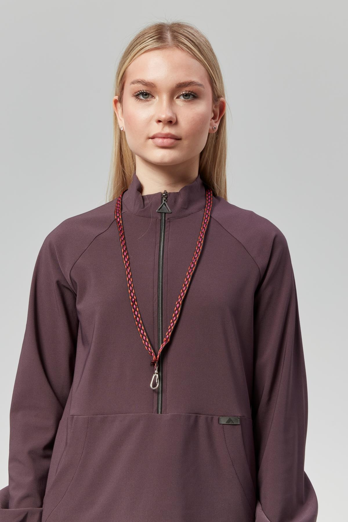 Extreme Cool Modest - Premium Çift Yön Likralı Doktor Hemşire Forma Takımı Scrubs Üniforma Cerrahi Takım (KADIN), Mürdüm