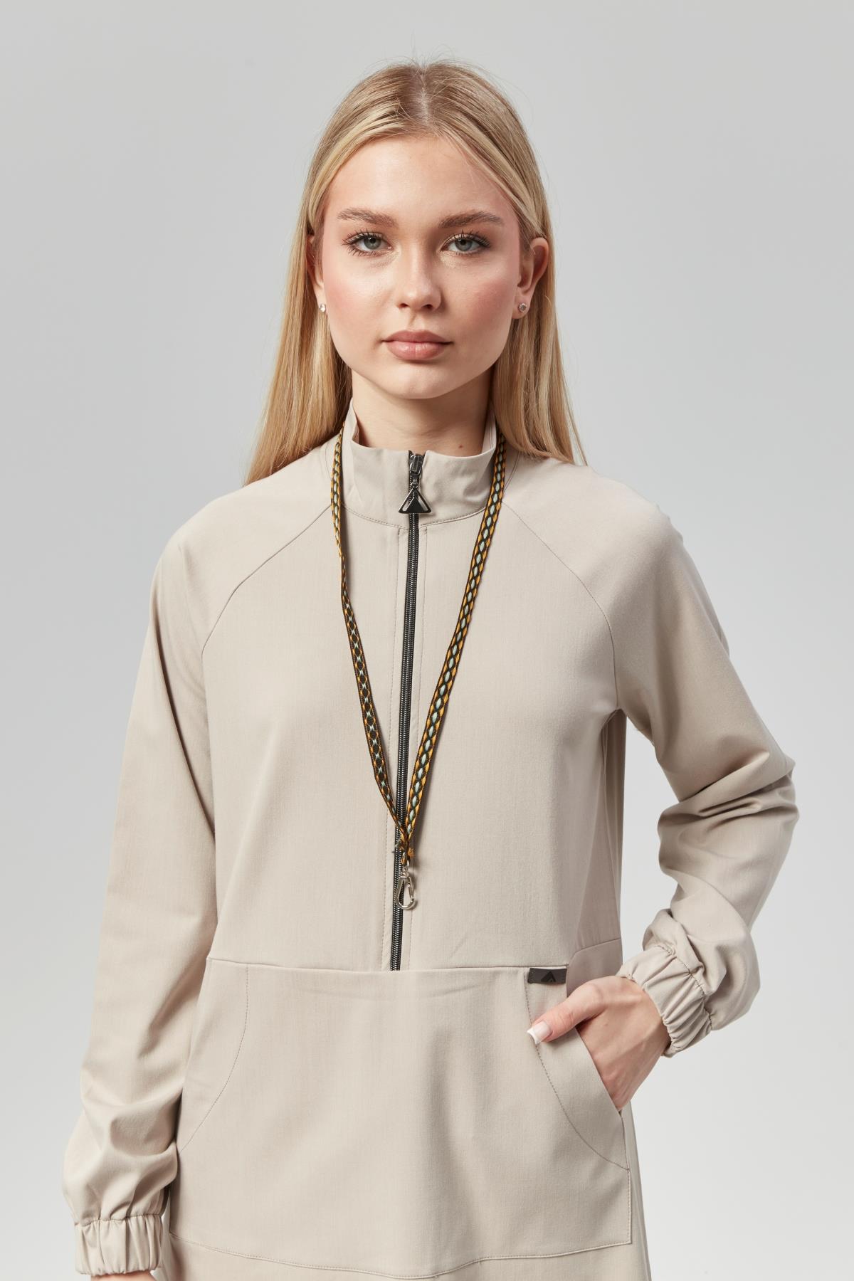 Extreme Cool Modest - Premium Çift Yön Likralı Doktor Hemşire Forma Takımı Scrubs Üniforma Cerrahi Takım (KADIN), Kumsal