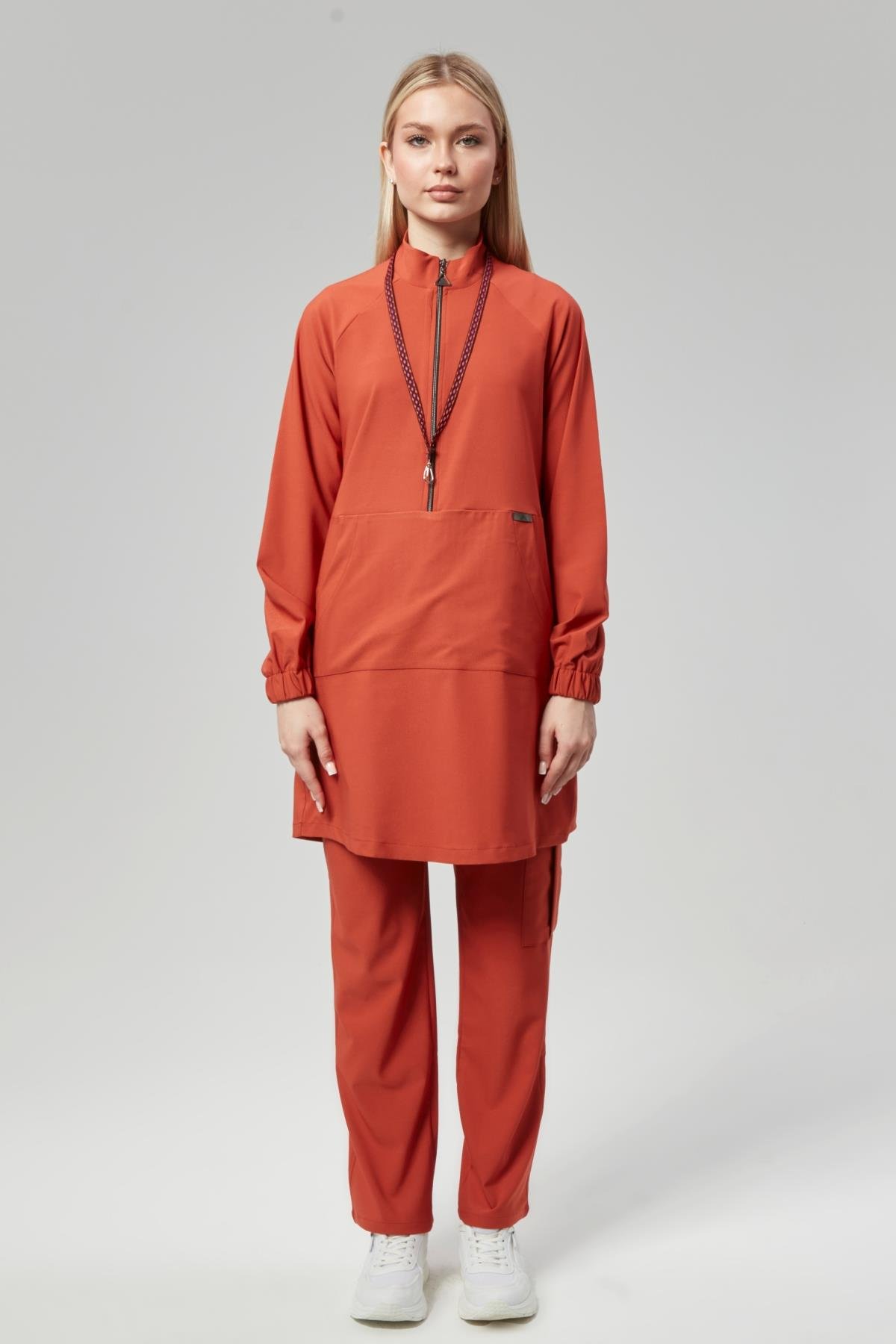 Extreme Cool Modest - Premium Çift Yön Likralı Doktor Hemşire Forma Takımı Scrubs Üniforma Cerrahi Takım (KADIN), Mandalin