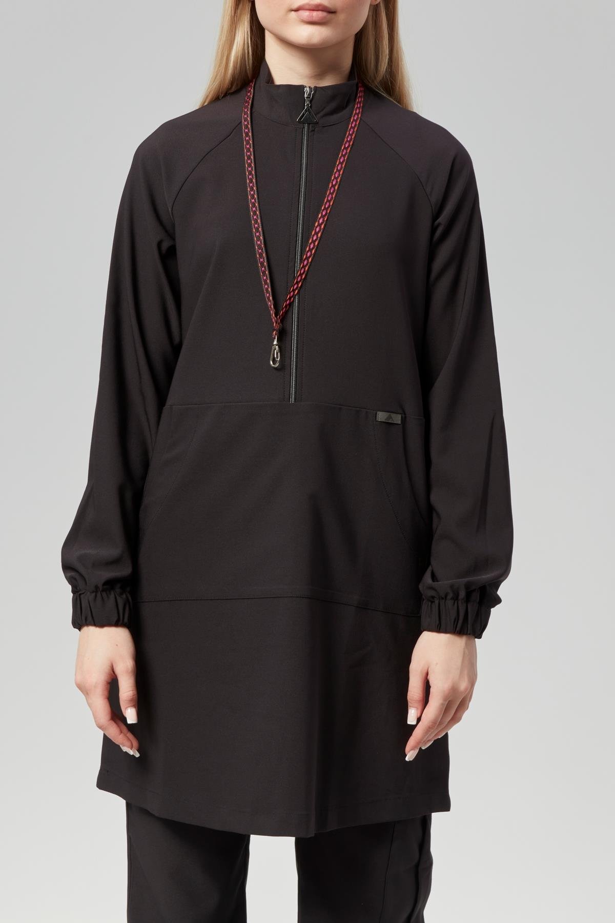 Extreme Cool Modest - Premium Çift Yön Likralı Doktor Hemşire Forma Takımı Scrubs Üniforma Cerrahi Takım (KADIN), Kömür