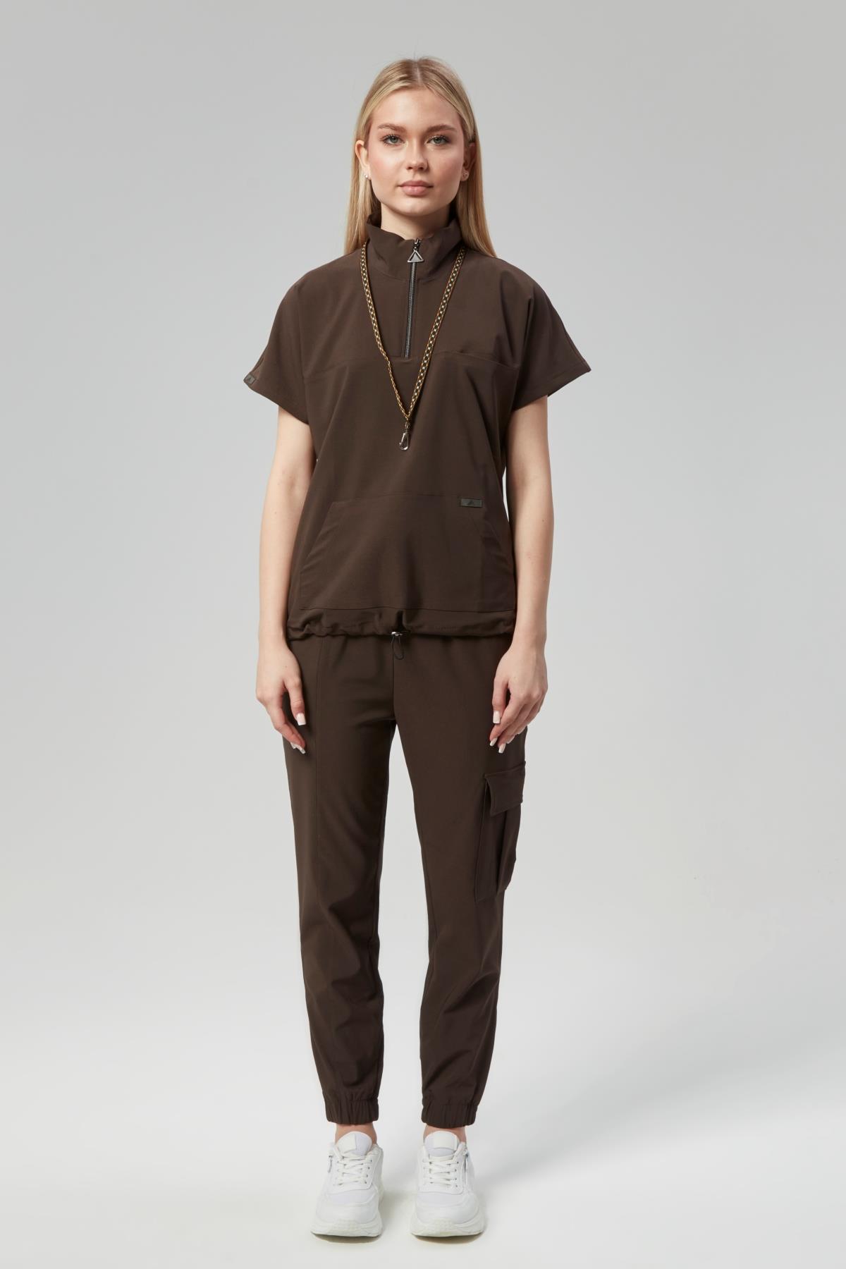 Extreme Cool Woman - Premium Çift Yön Likralı Doktor Hemşire Forma Takımı Scrubs Üniforma Cerrahi Takım (KADIN), Acı Kahve