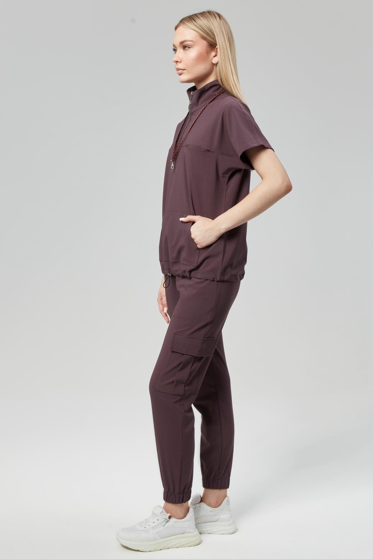 Extreme Cool Woman - Premium Çift Yön Likralı Doktor Hemşire Forma Takımı Scrubs Üniforma Cerrahi Takım (KADIN), Mürdüm