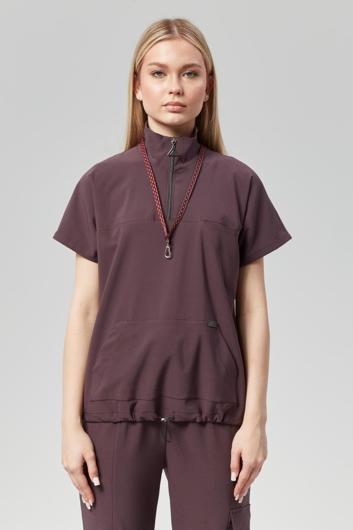 Extreme Cool Woman - Premium Çift Yön Likralı Doktor Hemşire Forma Takımı Scrubs Üniforma Cerrahi Takım (KADIN), Mürdüm