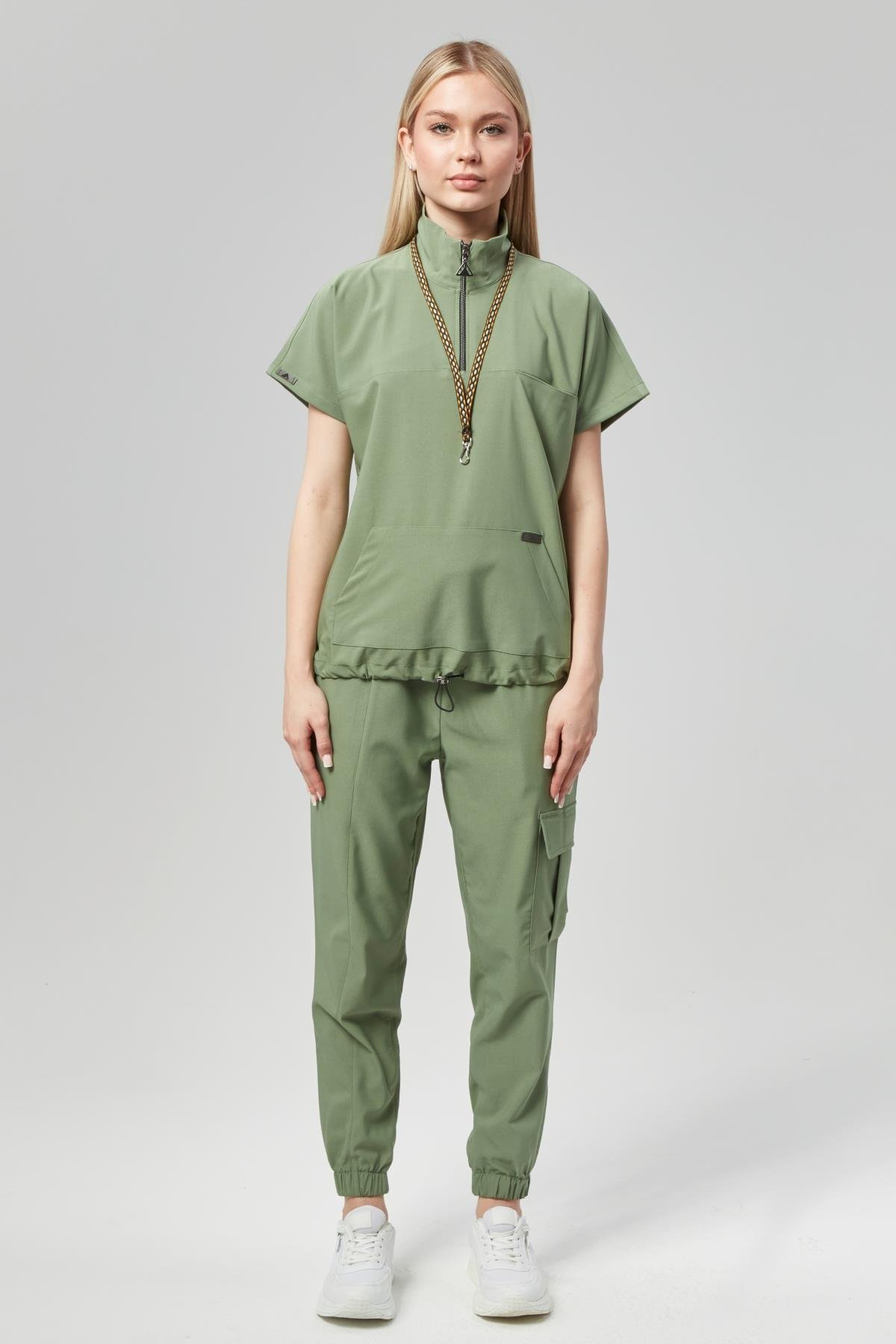 Extreme Cool Woman - Premium Çift Yön Likralı Doktor Hemşire Forma Takımı Scrubs Üniforma Cerrahi Takım (KADIN), Yosun