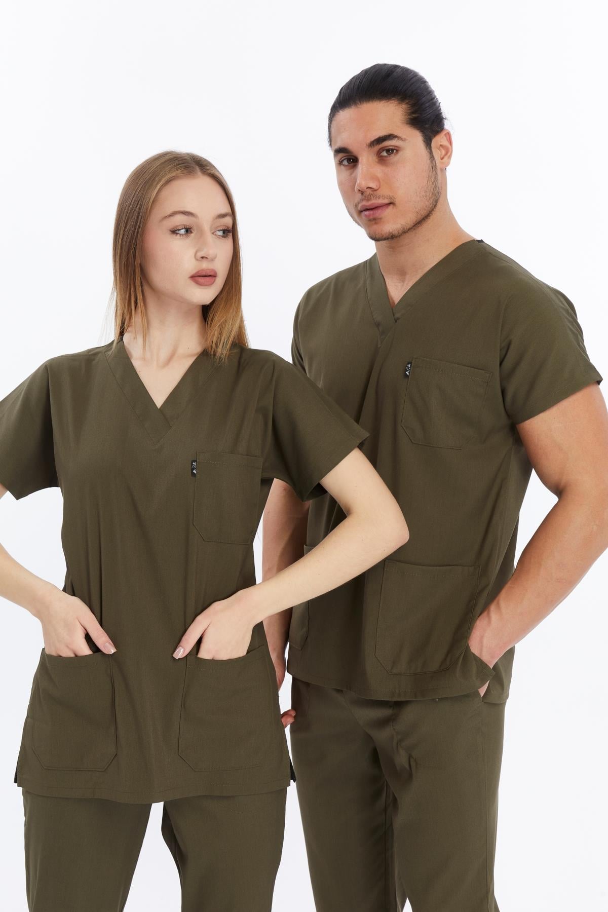 Happiness Basic - Likralı Doktor Hemşire Forma Takımı Scrubs Üniforma Cerrahi Takım (UNISEX), Haki