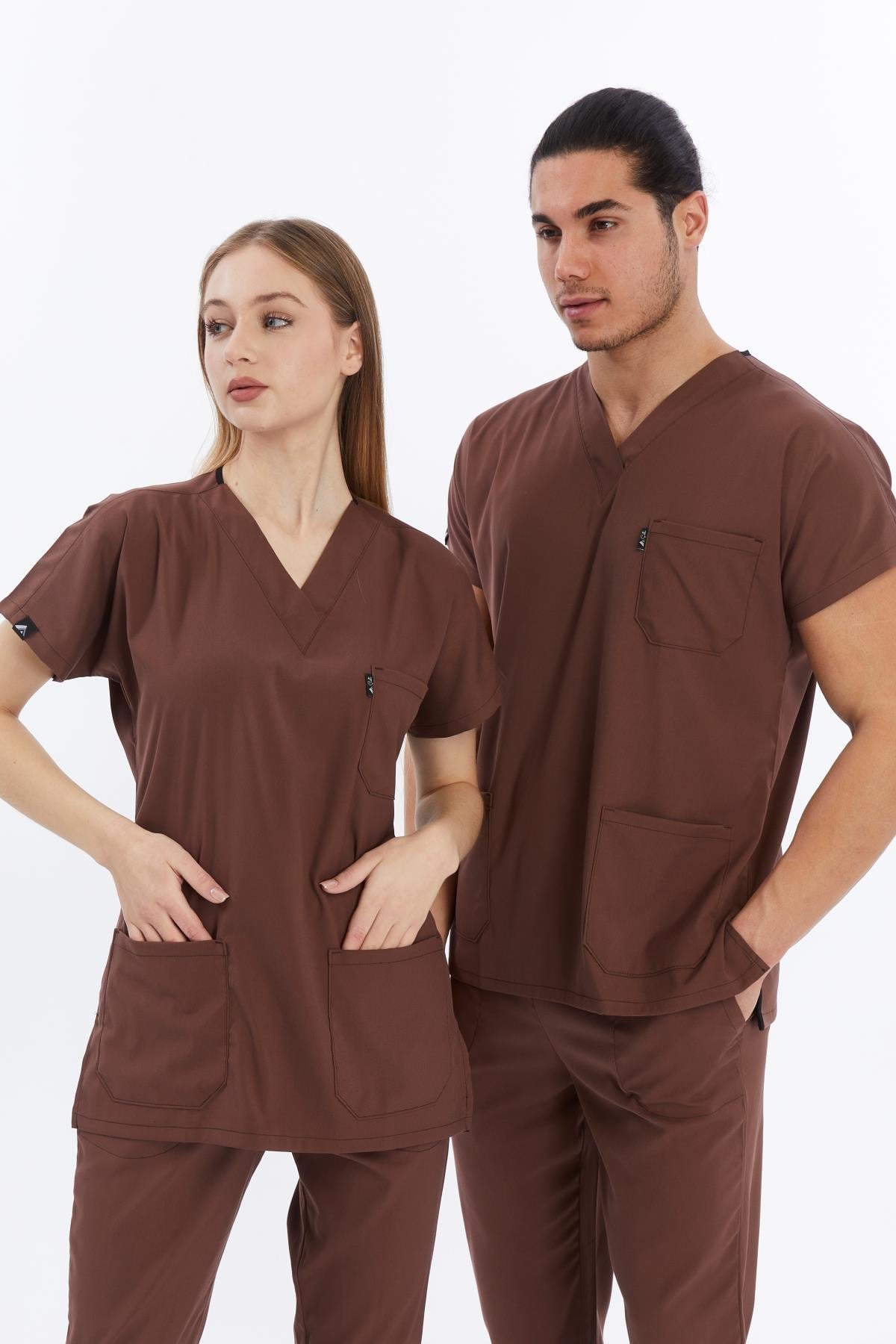 Happiness Basic - Likralı Doktor Hemşire Scrubs Tek Üst Cerrahi Forma (UNISEX), Çikolata Kahve
