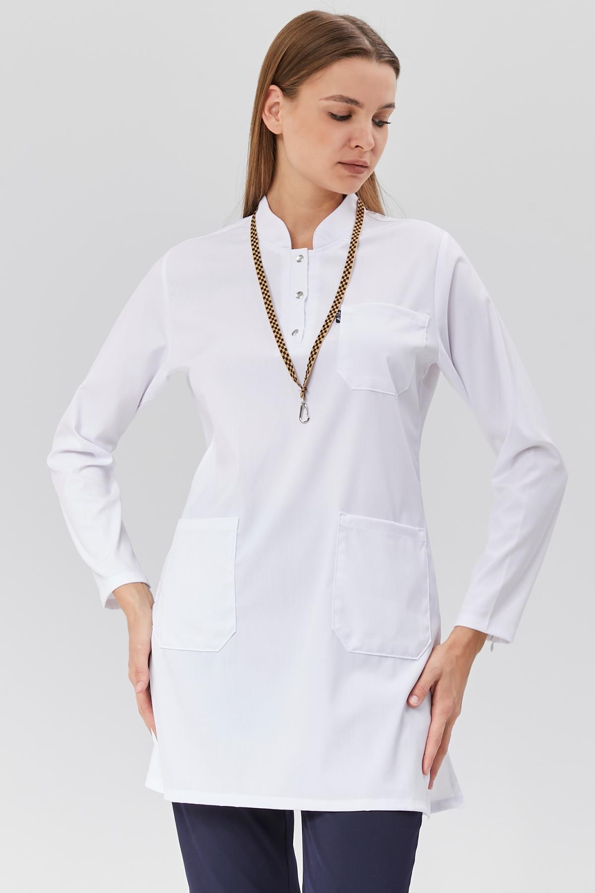 Happiness Modest - Likralı Doktor Hemşire Tesettür Forma Takımı Scrubs Üniforma Cerrahi Takım, Beyaz/Lacivert