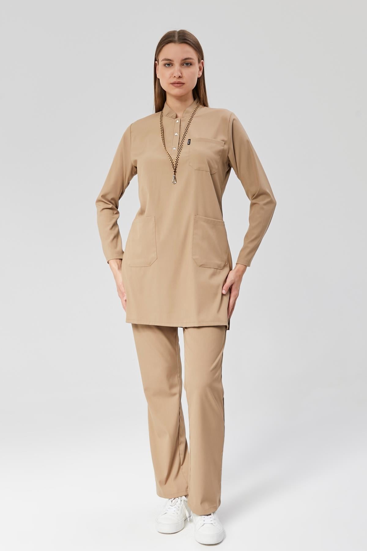 Happiness Modest - Likralı Doktor Hemşire Tesettür Forma Takımı Scrubs Üniforma Cerrahi Takım, Bej