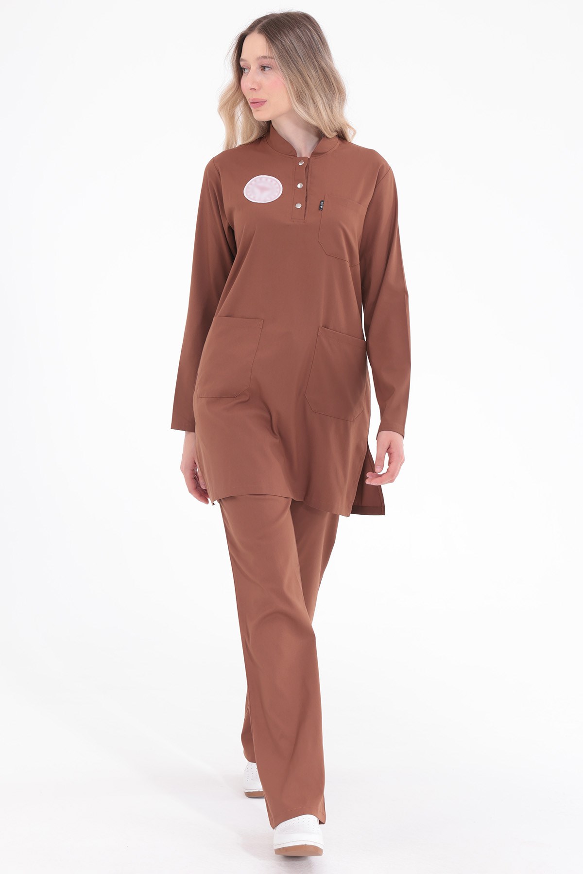 Modest - Tesettür Diğer Sağlık Meslek Mensupları Forması Likralı Scrubs (Kadın) (Yeni Yönetmeliğe Uygun - Tesettür Friar Brown) (Takım)