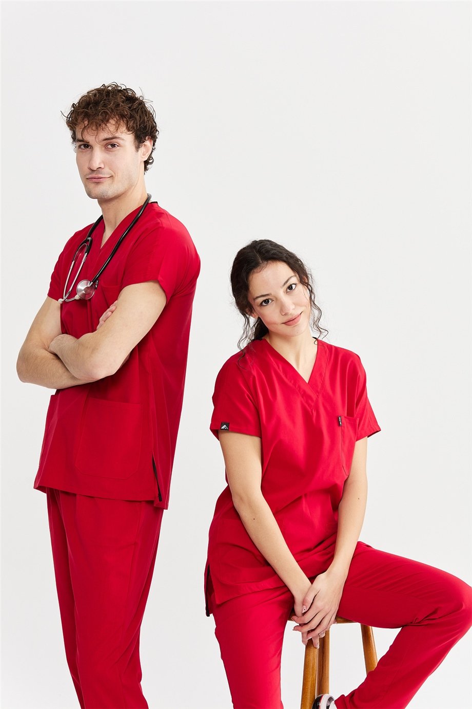 UltraLycra Basic - Likralı Doktor Hemşire Forma Takımı Scrubs Üniforma Cerrahi Takım (UNISEX), Kırmızı