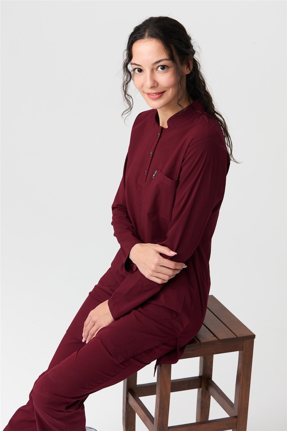 UltraLycra Modest - Likralı Doktor Hemşire Tesettür Forma Takımı Scrubs Üniforma Cerrahi Takım, Bordo