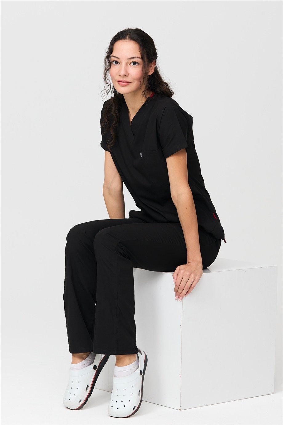 UltraLycra Spaniard - Likralı Doktor Hemşire Forma Takımı Scrubs Üniforma Cerrahi Takım (KADIN), Siyah