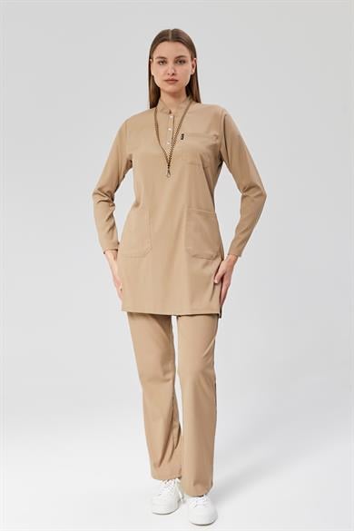 Happiness Modest - Likralı Doktor Hemşire Tesettür Forma Takımı Scrubs Üniforma Cerrahi Takım, Bej