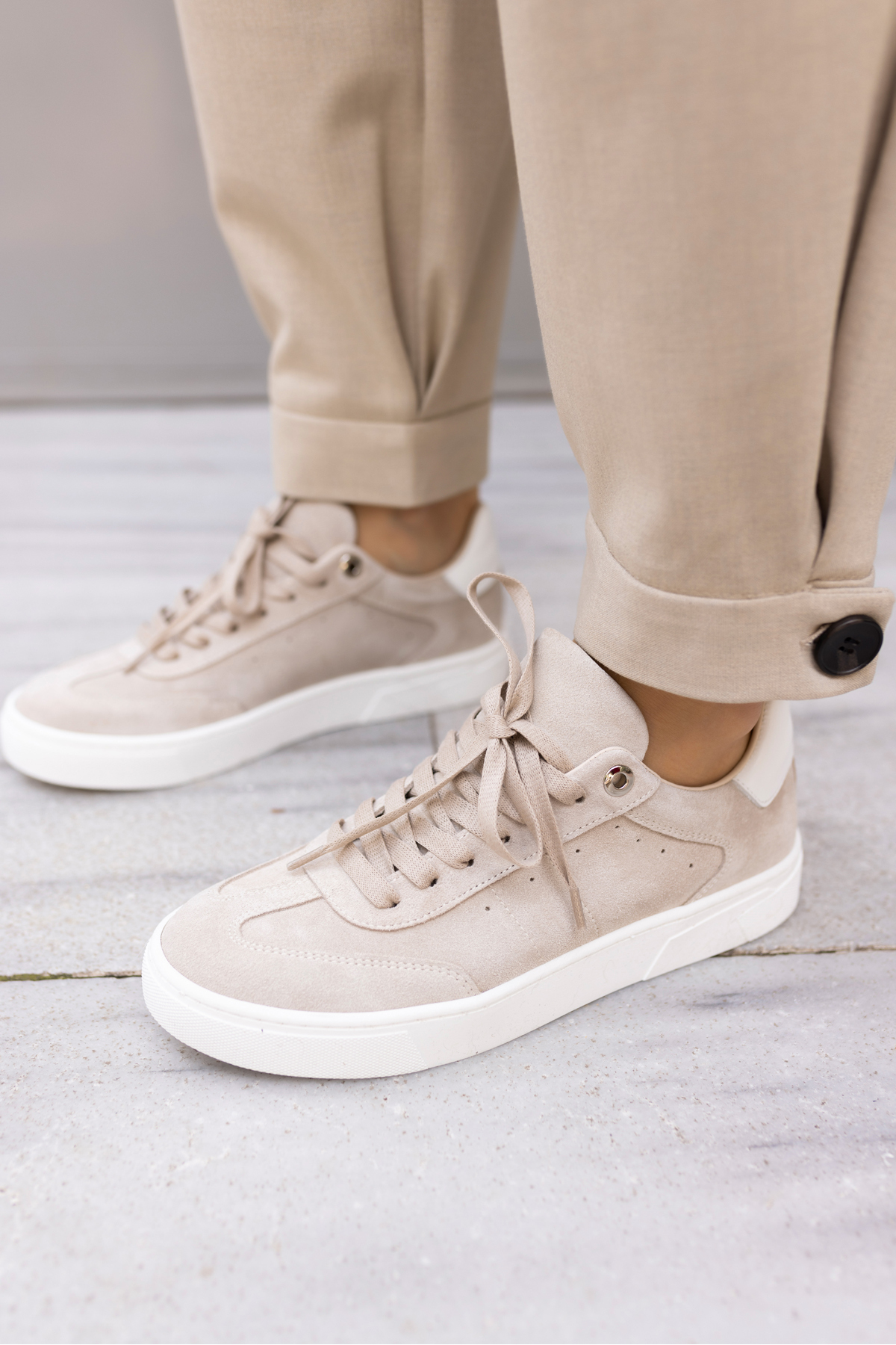 SEVENTY KADIN BEJ GERCEK DERİ SUET BAGCIKLI SNEAKER