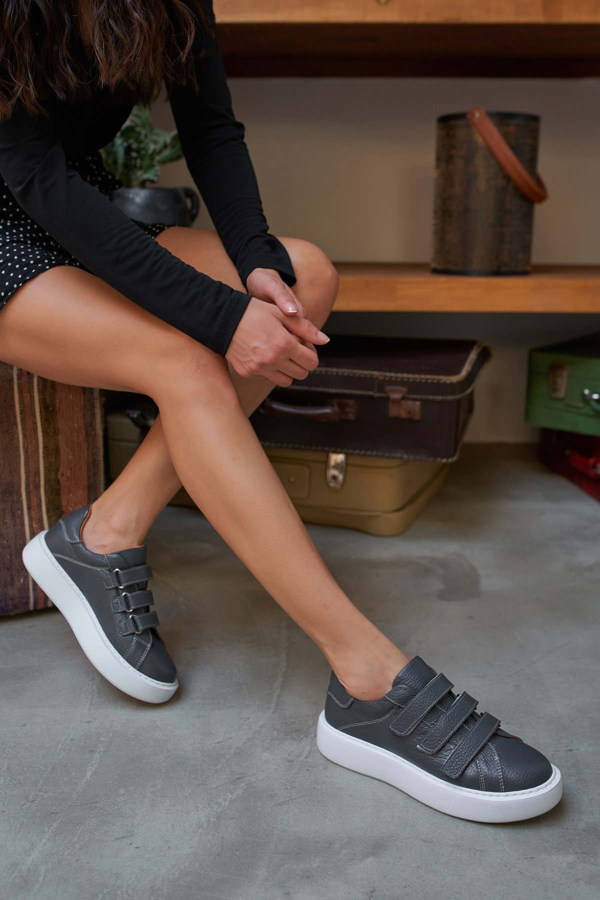 Emma Kadın Antrasit Gercek Deri Cirtli Sneakers