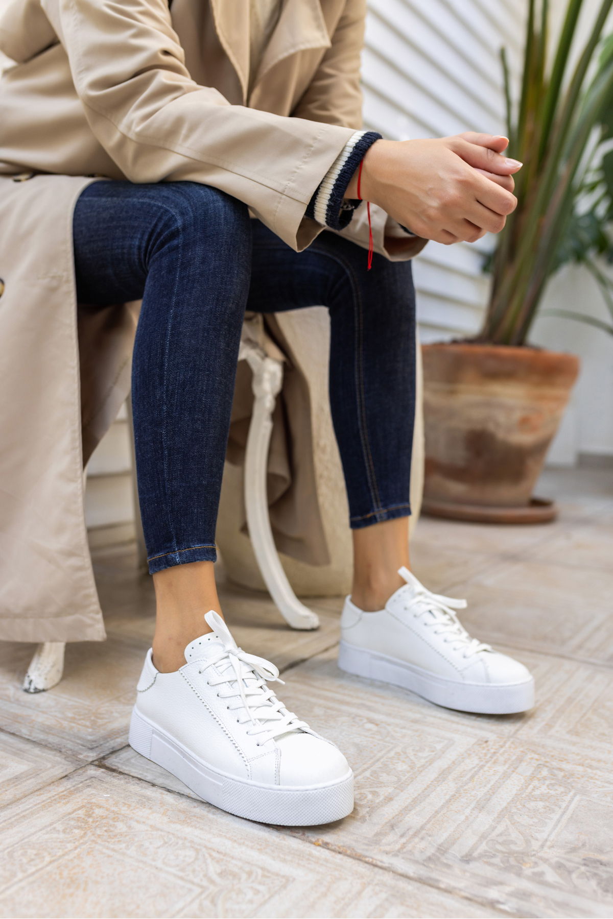 MİNELLİ KADİN BEYAZ GERCEK DERİ BAGCIKLI SNEAKER