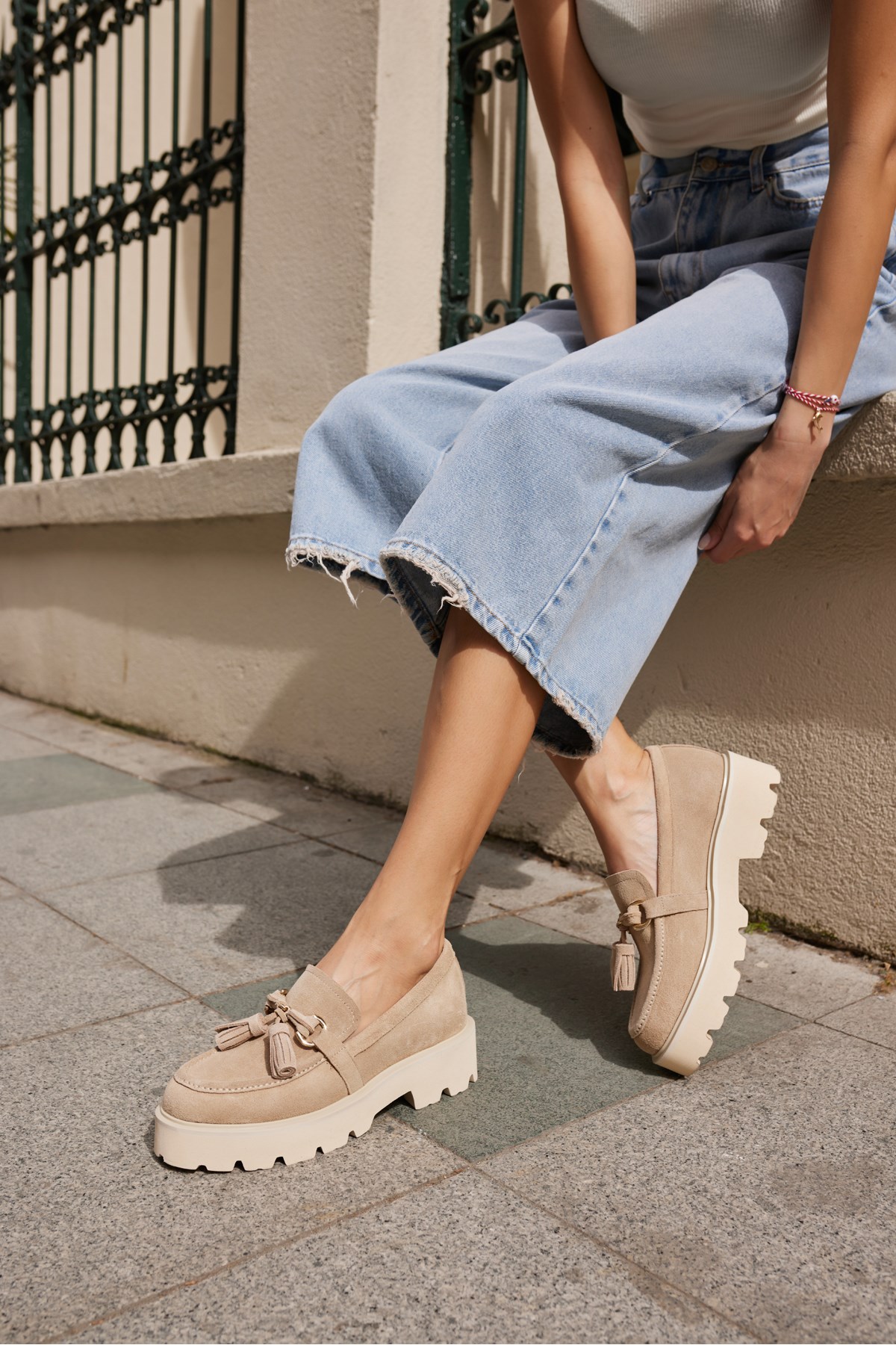 GRAY KADİN BEJ GERÇEK SUET PUSKUL DETAY LOAFER AYAKKABİ