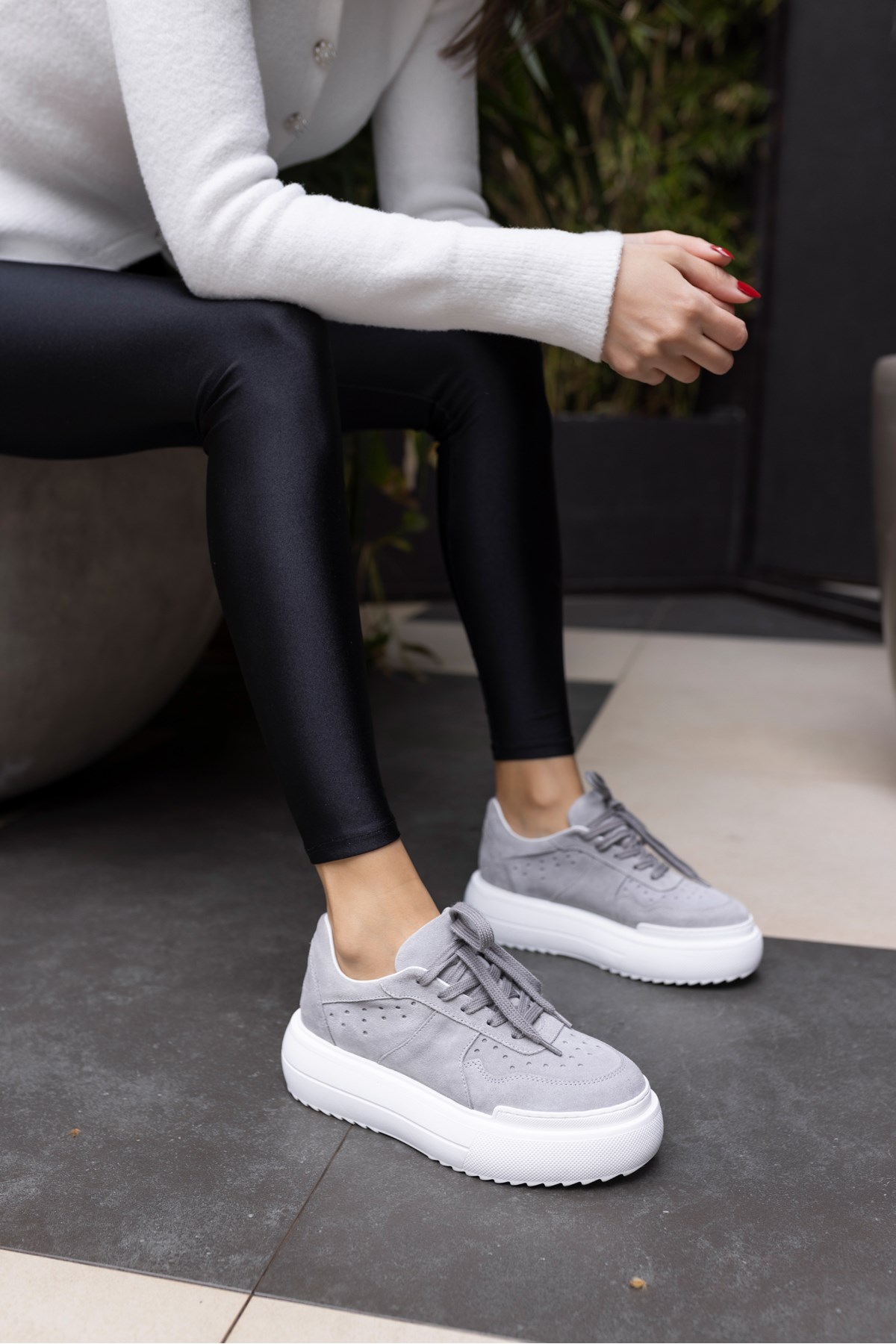 GİRLYA KADIN GRİ GERCEK SUET 6 CM TABAN YUKSEKLIK SNEAKER