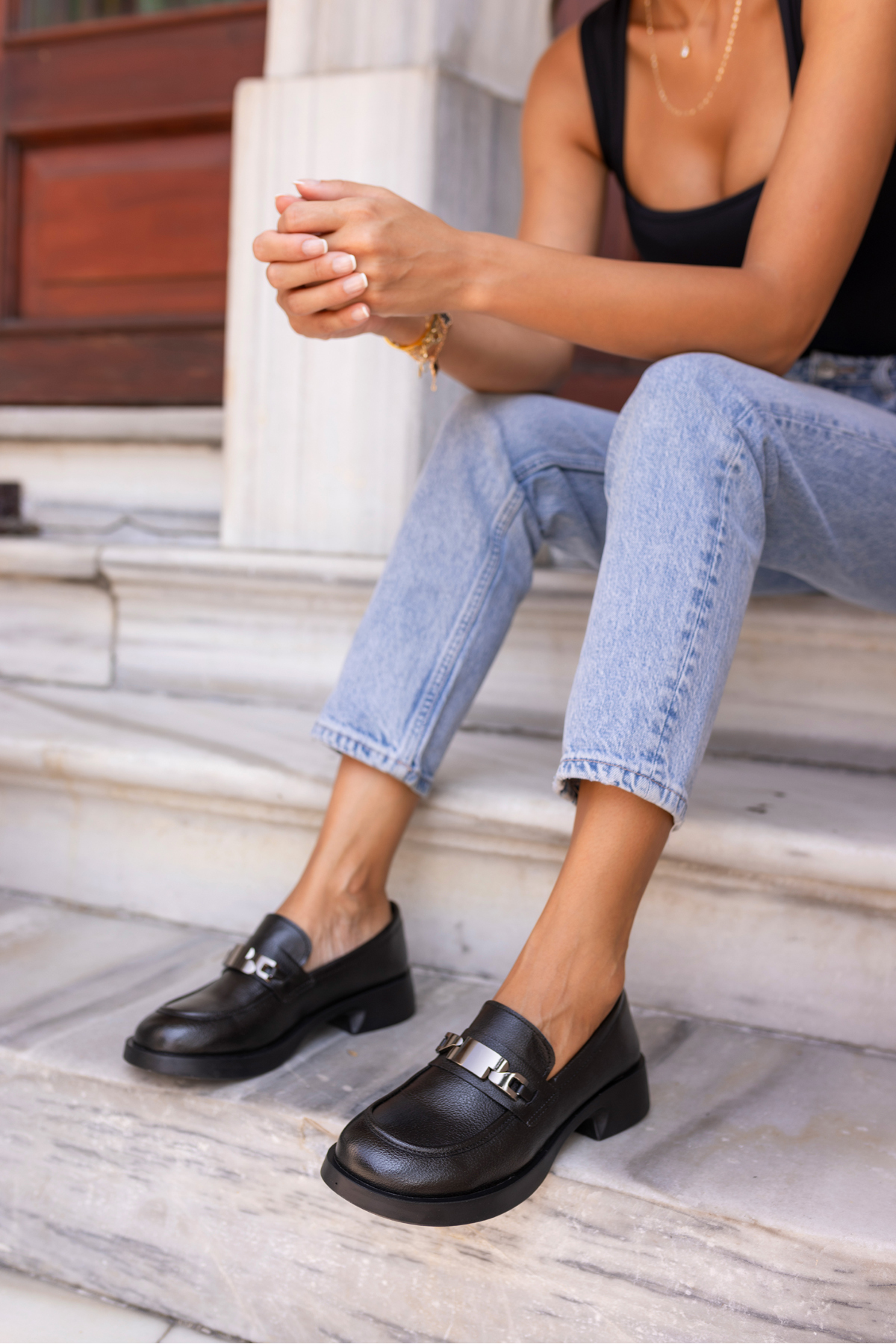 ZUBER KADİN SİYAH CİLT İTHAL TOKA LOAFER AYAKKABİ