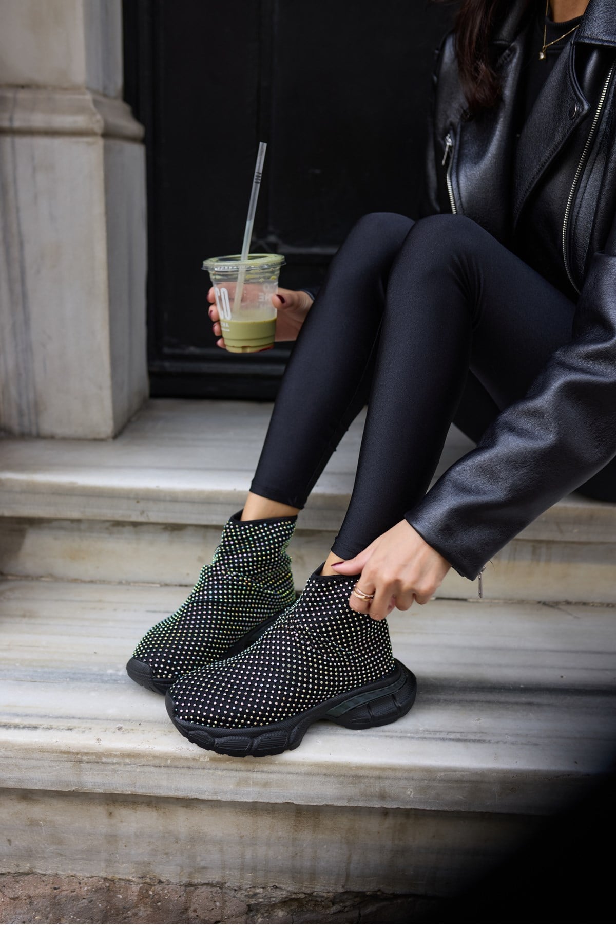 DEJAA KADIN SIYAH JANJAN TAS DETAY SNEAKER BOT