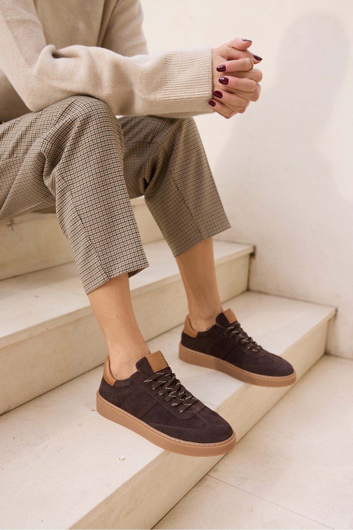 FİORİN KADİN KAHVE GERCEK DERİ SUET BAGCIKLI SNEAKER