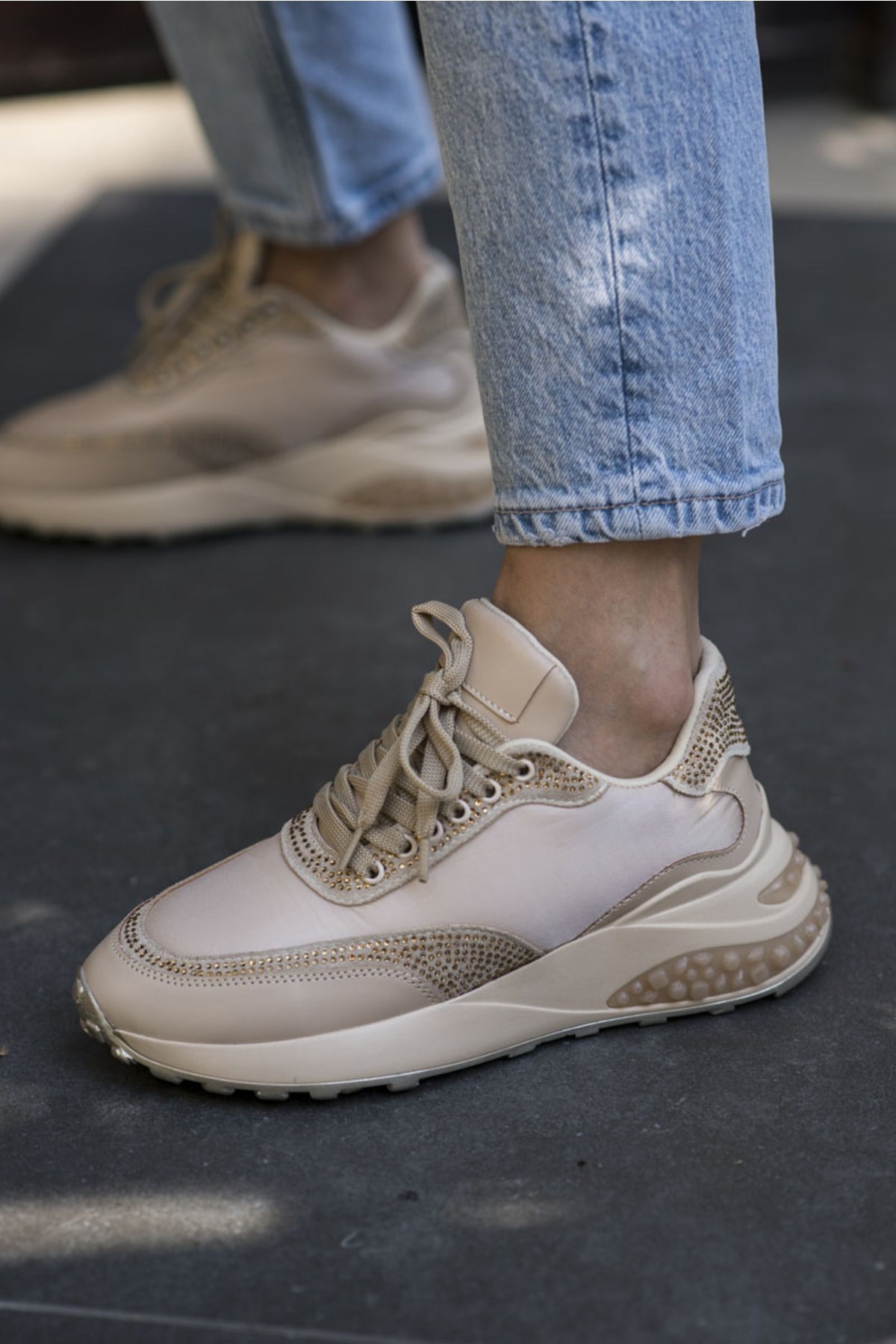 User Kadın Bej Taş Detay Sneaker