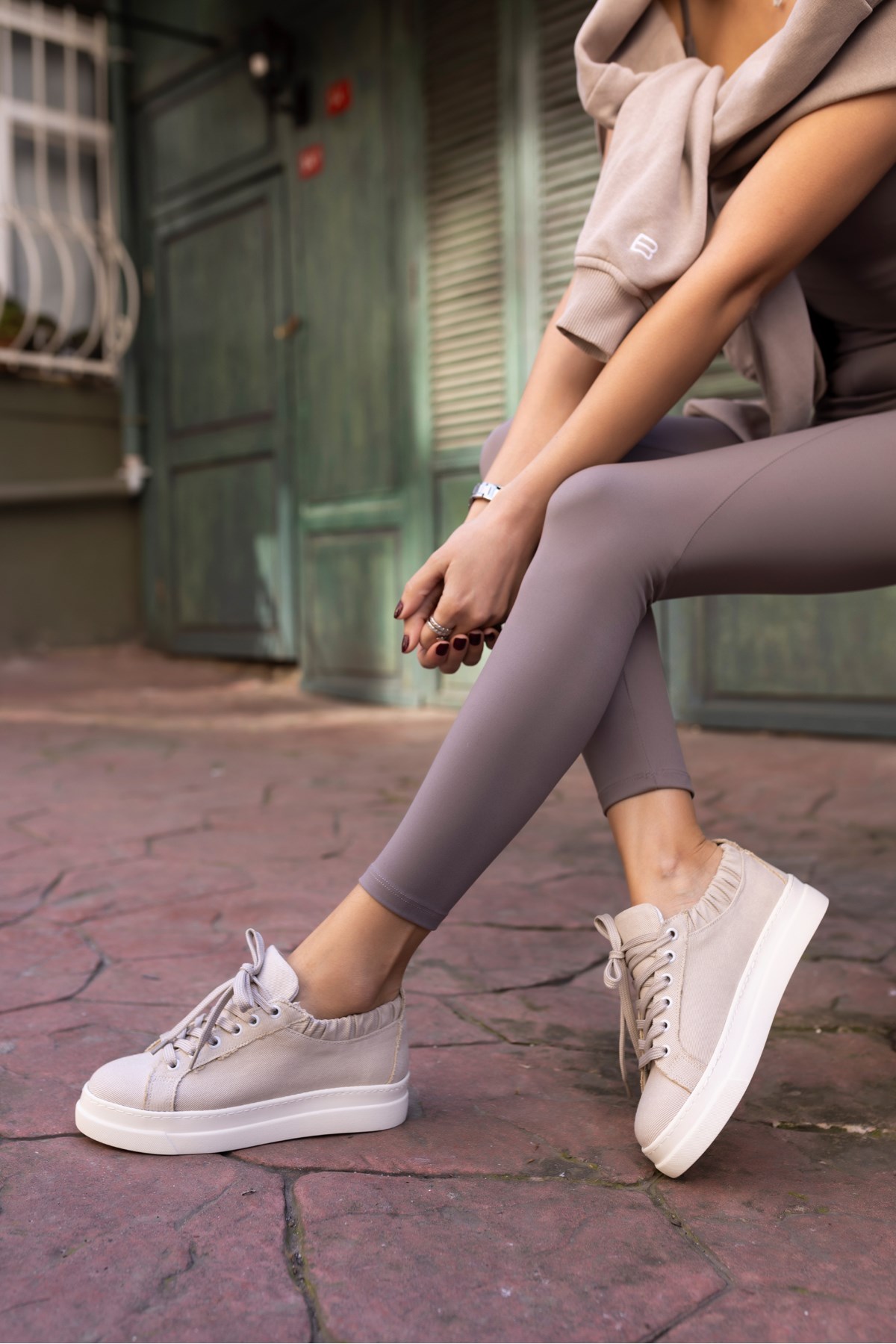 GWEN KADIN BEJ KETEN LASTIKLI SNEAKER