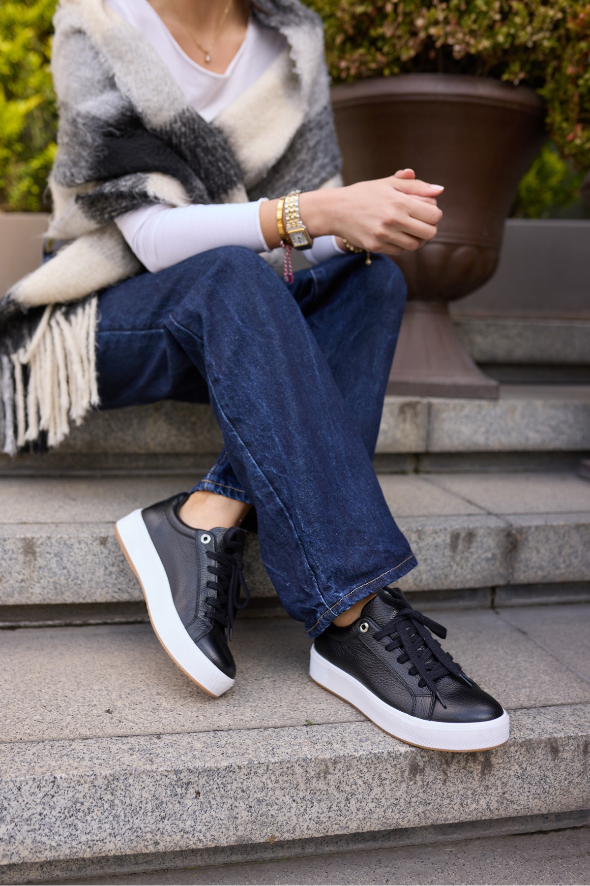 ZALVİRO KADİN SİYAH GERCEK DERİ BAGCIKLI SNEAKER