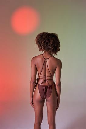 Holly LollyBağcıklı U Kesim Brezilya Model Slim Delphi Bikini Altı Kahverengi