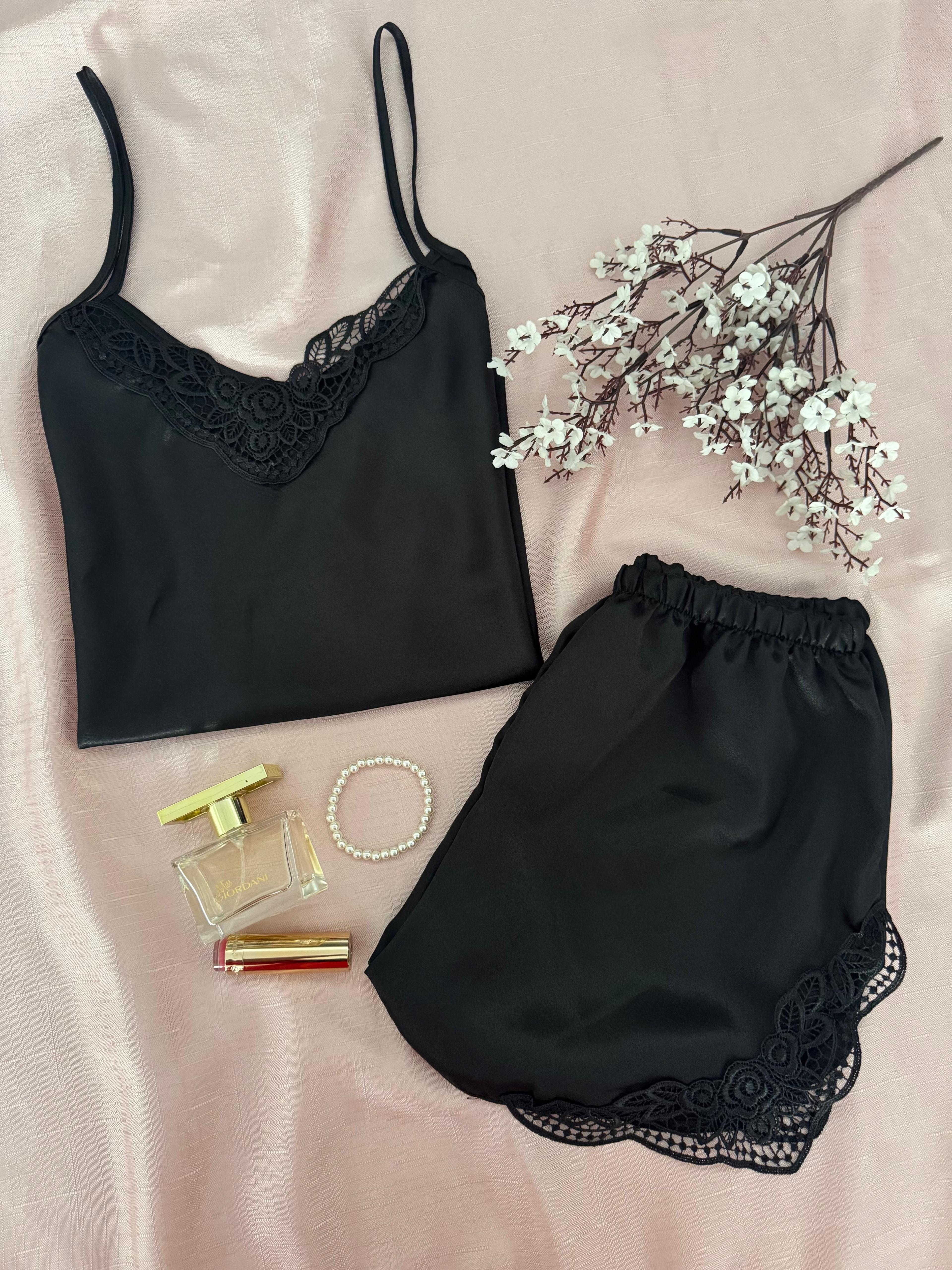 2'li Siyah Saten Askılı Üst Şort Alt Pijama Takımı