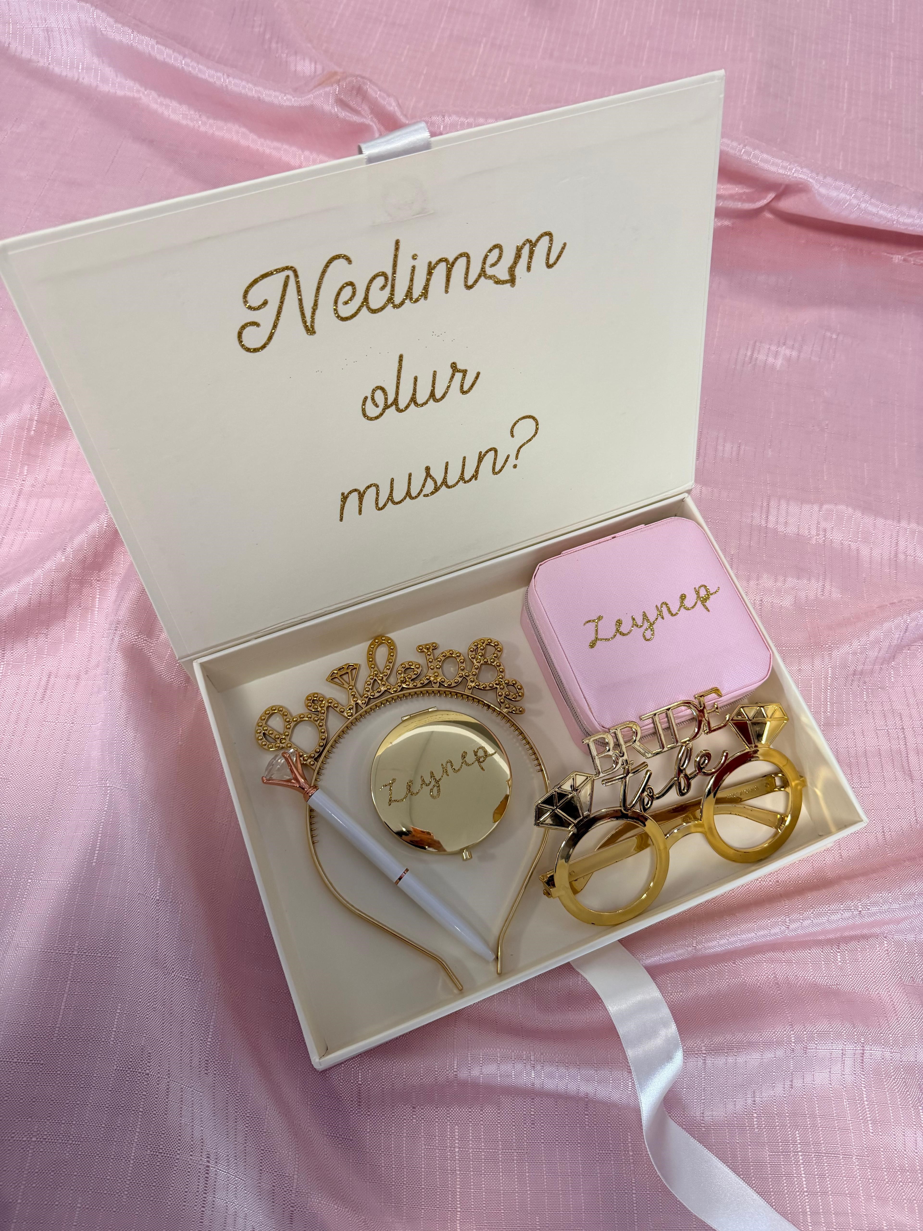 Nedime İsme Özel Hediye Kutusu