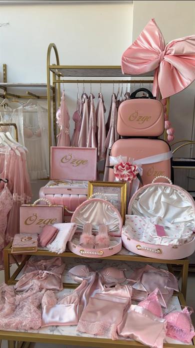 29 Parça Pembe İstinye İsme Özel Bohça Seti 