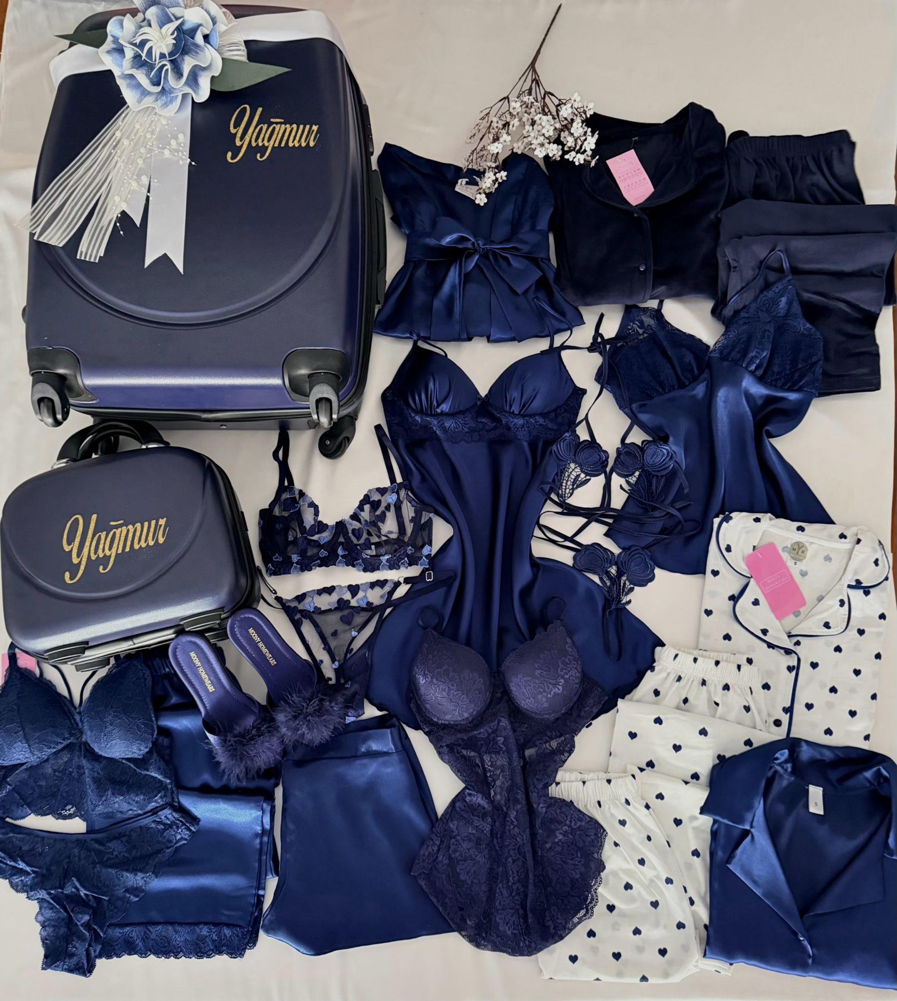 22 Parça Lacivert Home Valizli İsme Özel Bohça Seti