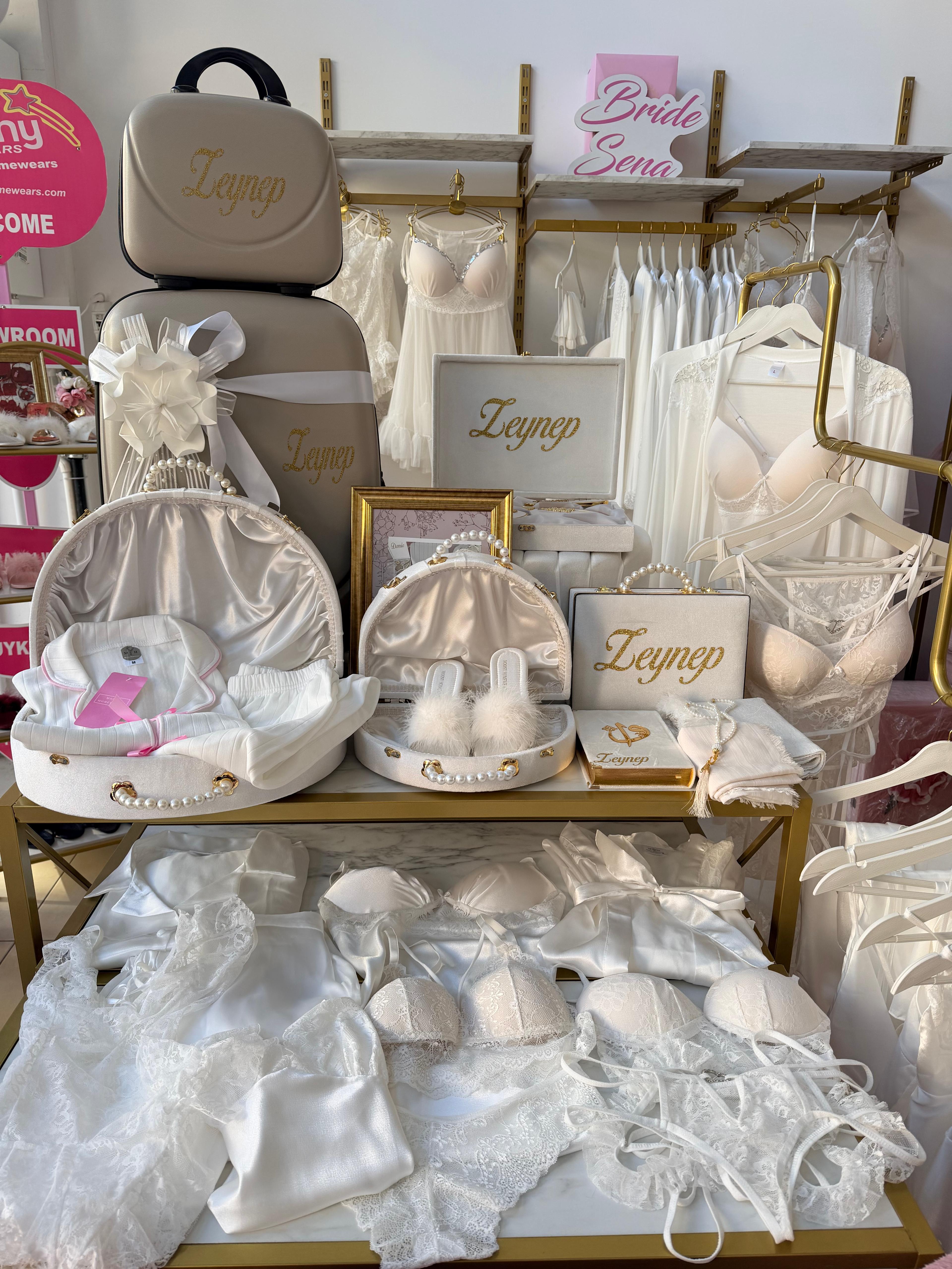 29 Parça Beyaz Sonsuz Aşk İsme Özel Bohça Seti 