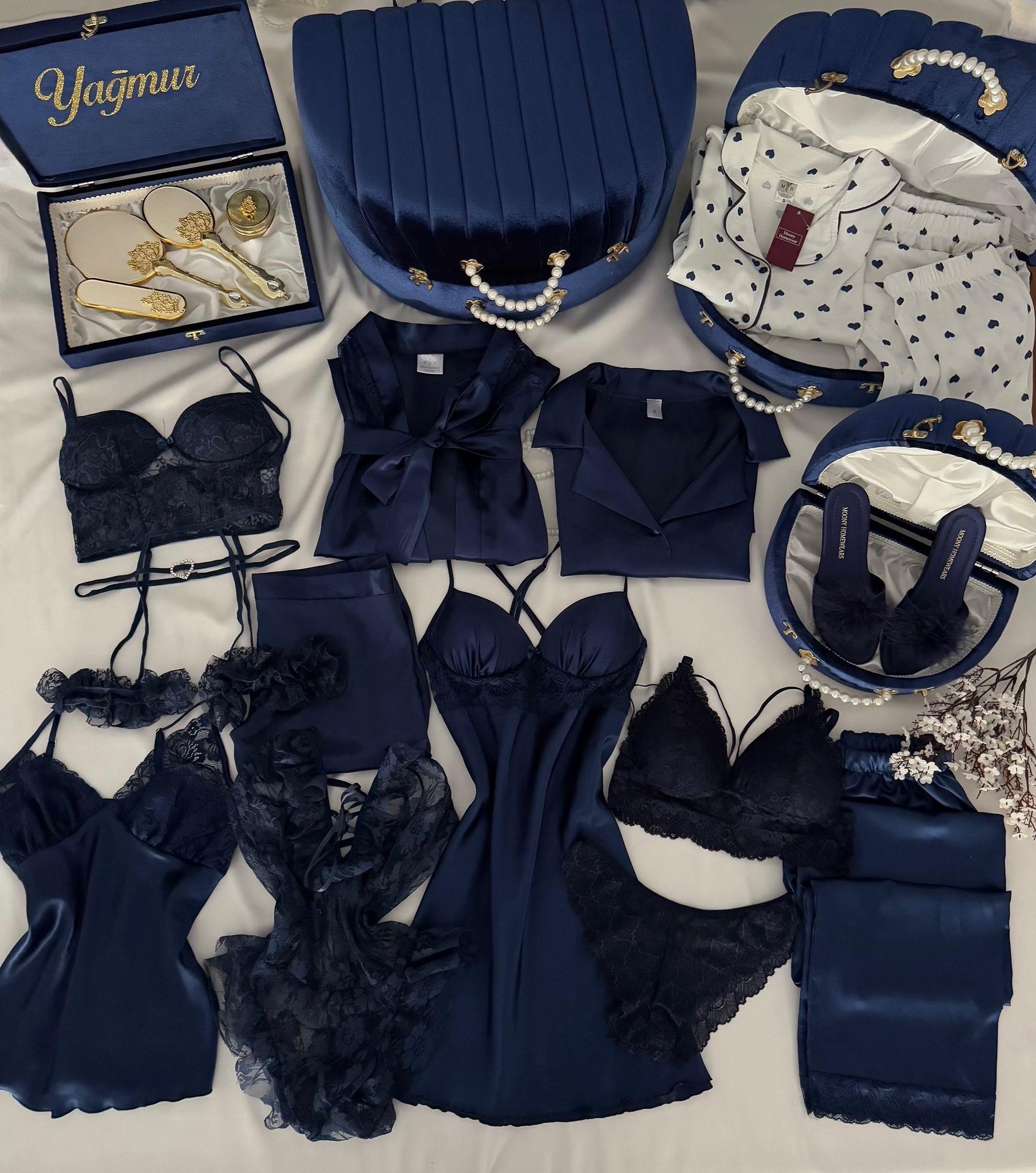 İsme Özel 23 Parça Lacivert Lüks Sultanım Bohça Seti