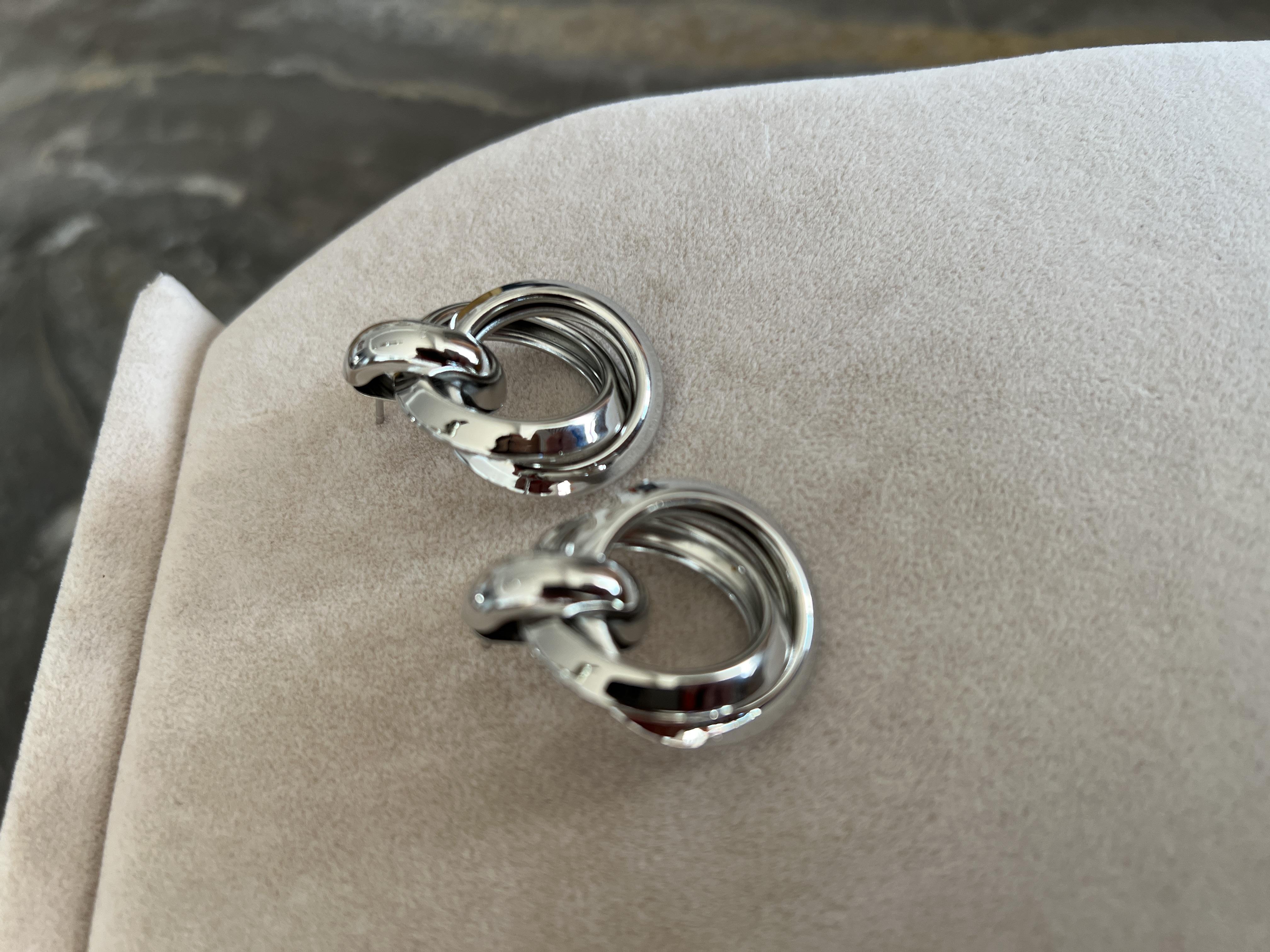 İç içe geçmeli Halka Küpe