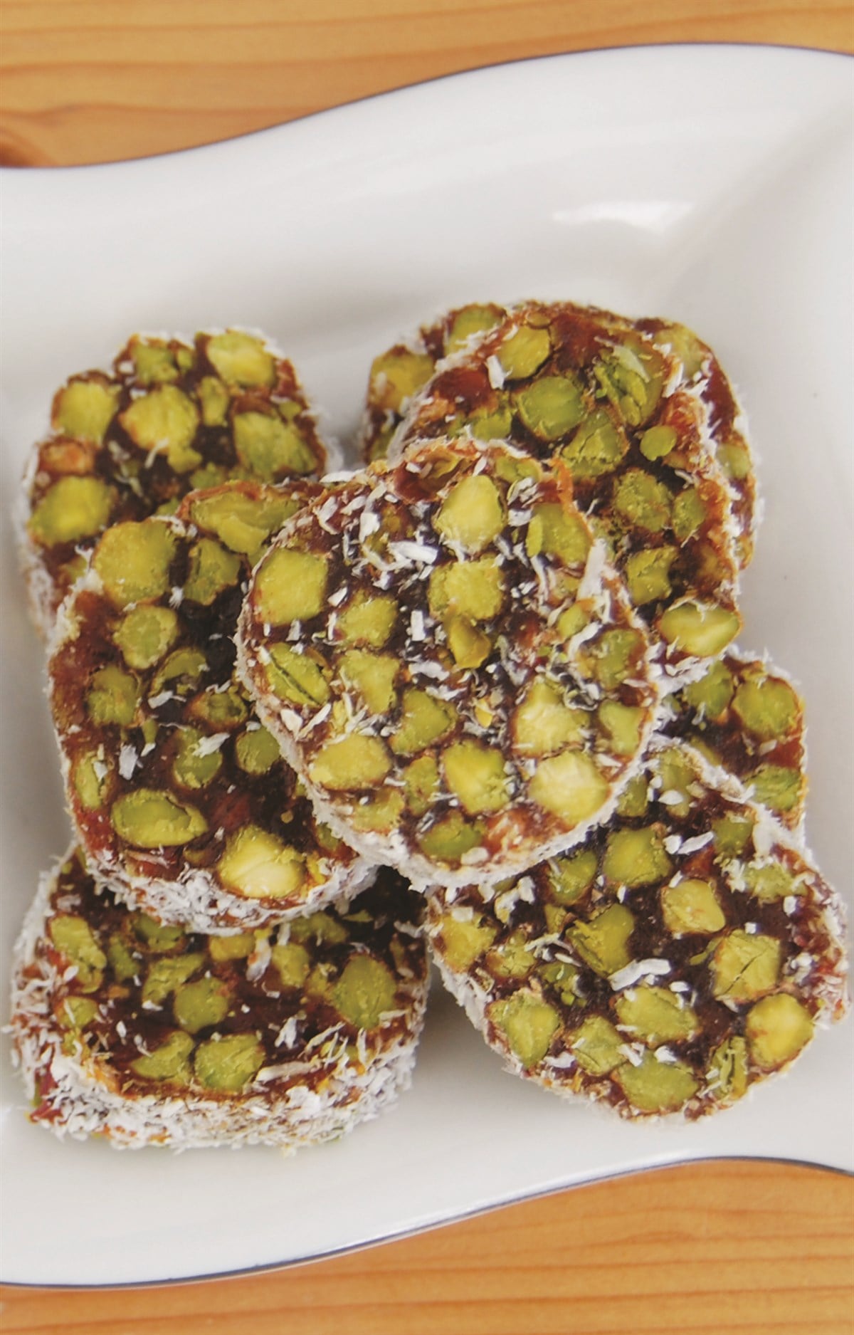 Antep Fıstıklı Rulo Cezerye (1 Kg.)