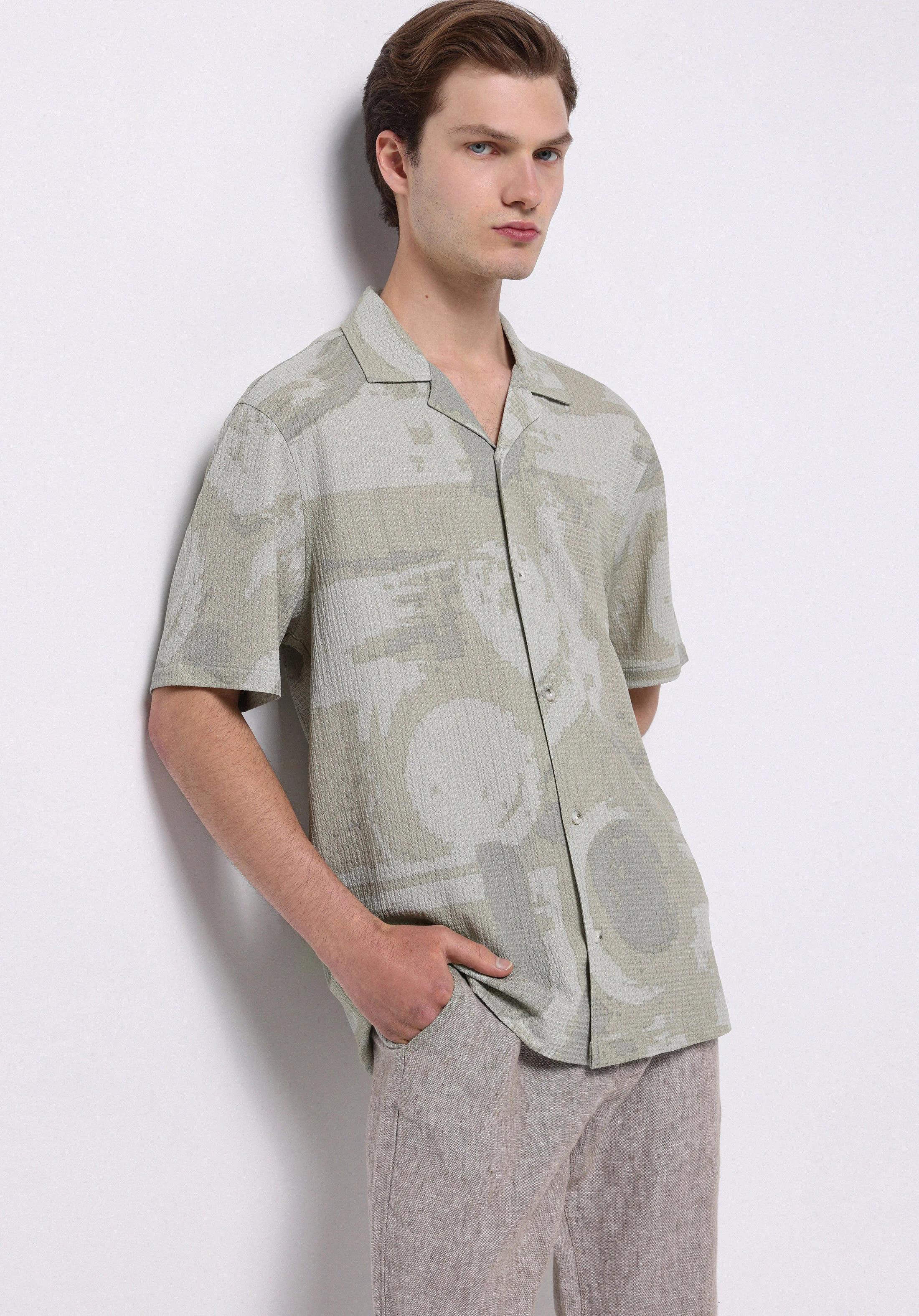 DOKUMA ÜST ERKEK KISA KOL GÖMLEK Regular Fit