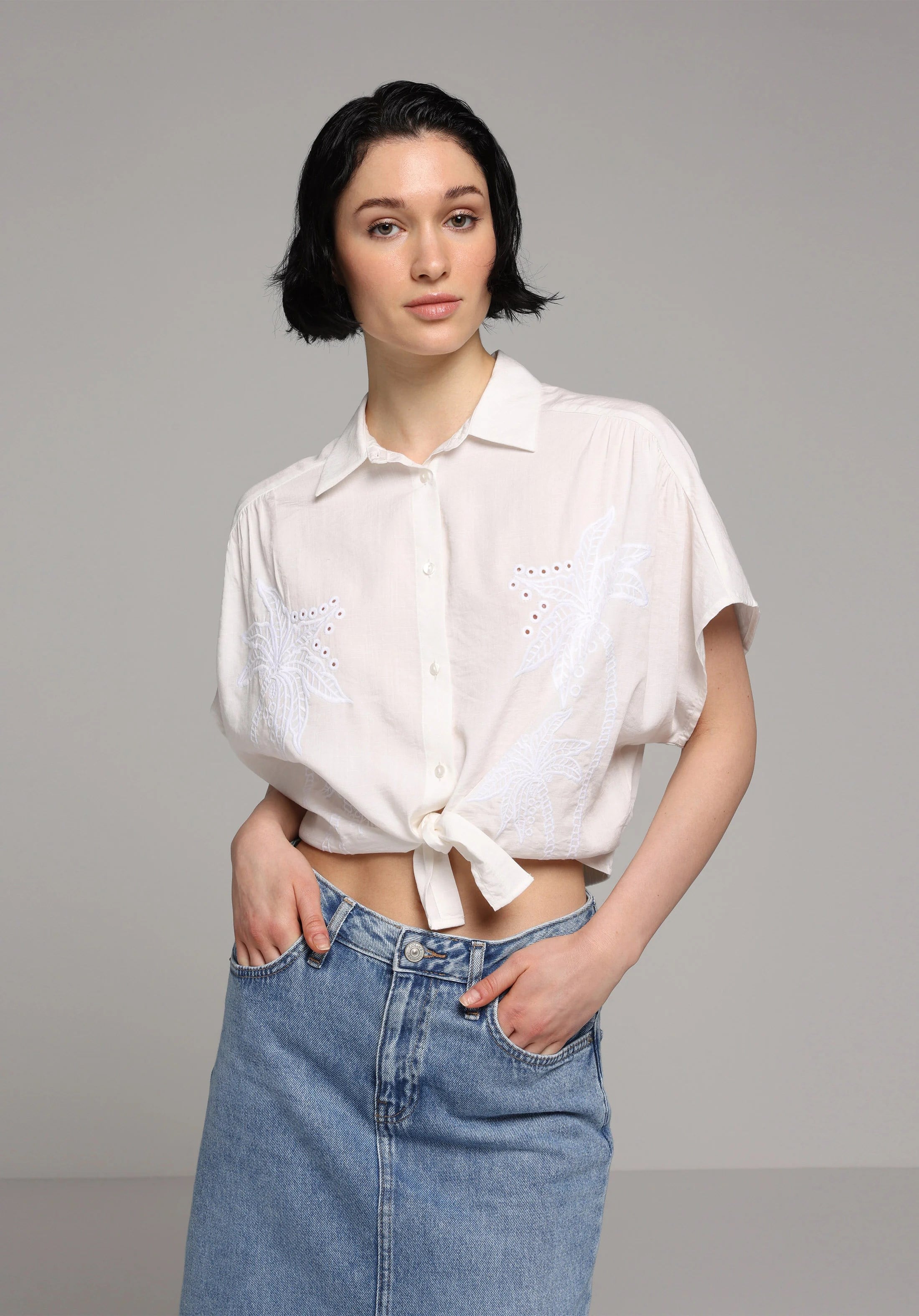 DOKUMA ÜST KADIN KISA KOL GÖMLEK Fashion Fit