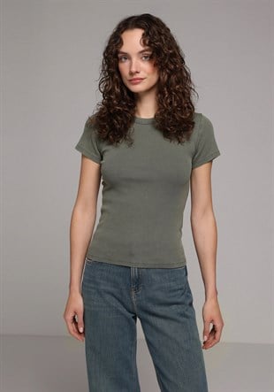 ÖRME KADIN KISA KOL T-SHIRT Slim Fit