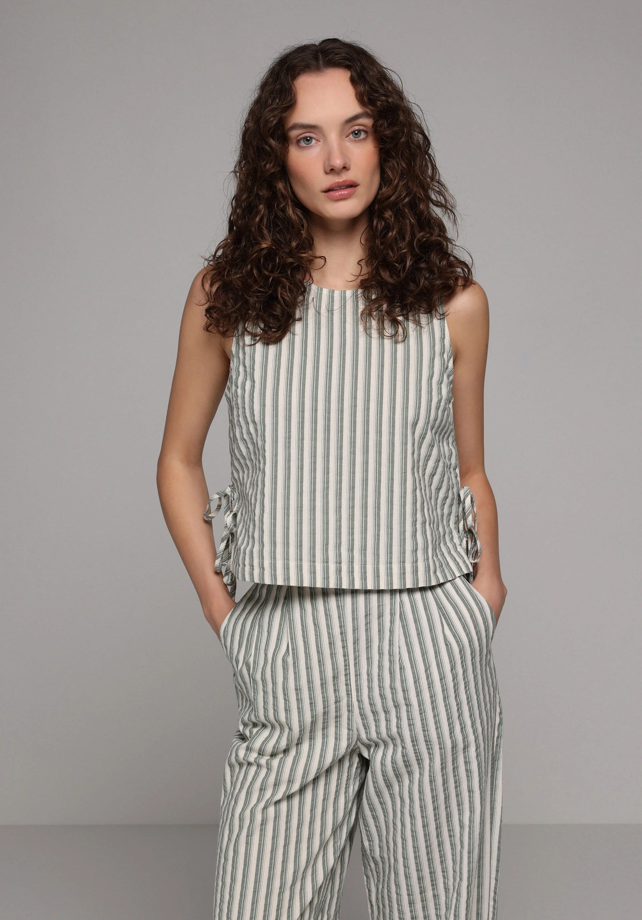 DOKUMA ÜST KADIN KISA KOL GÖMLEK Fashion Fit