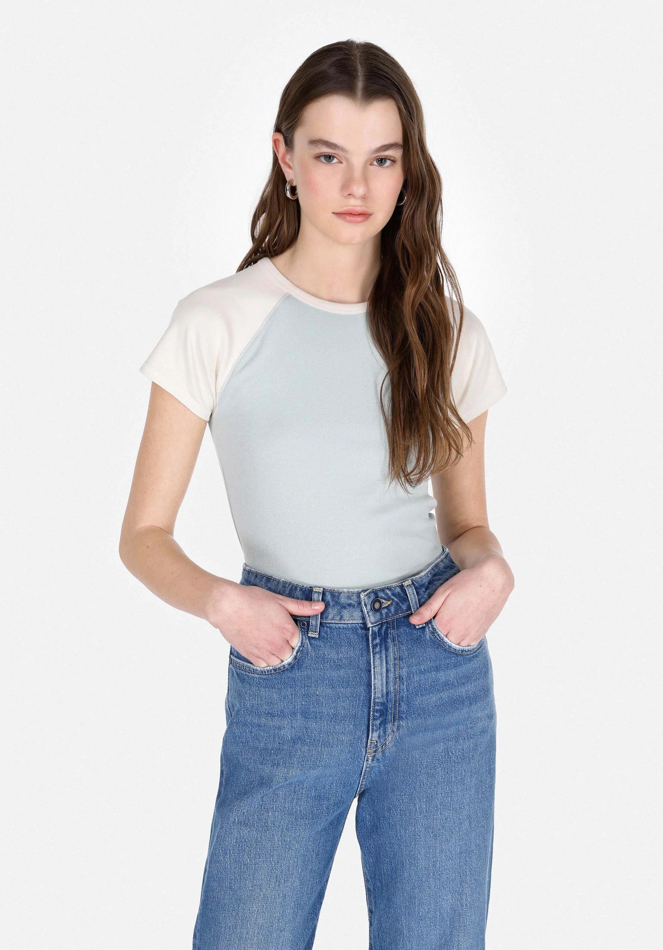 ÖRME KADIN KISA KOL T-SHIRT Slim Fit
