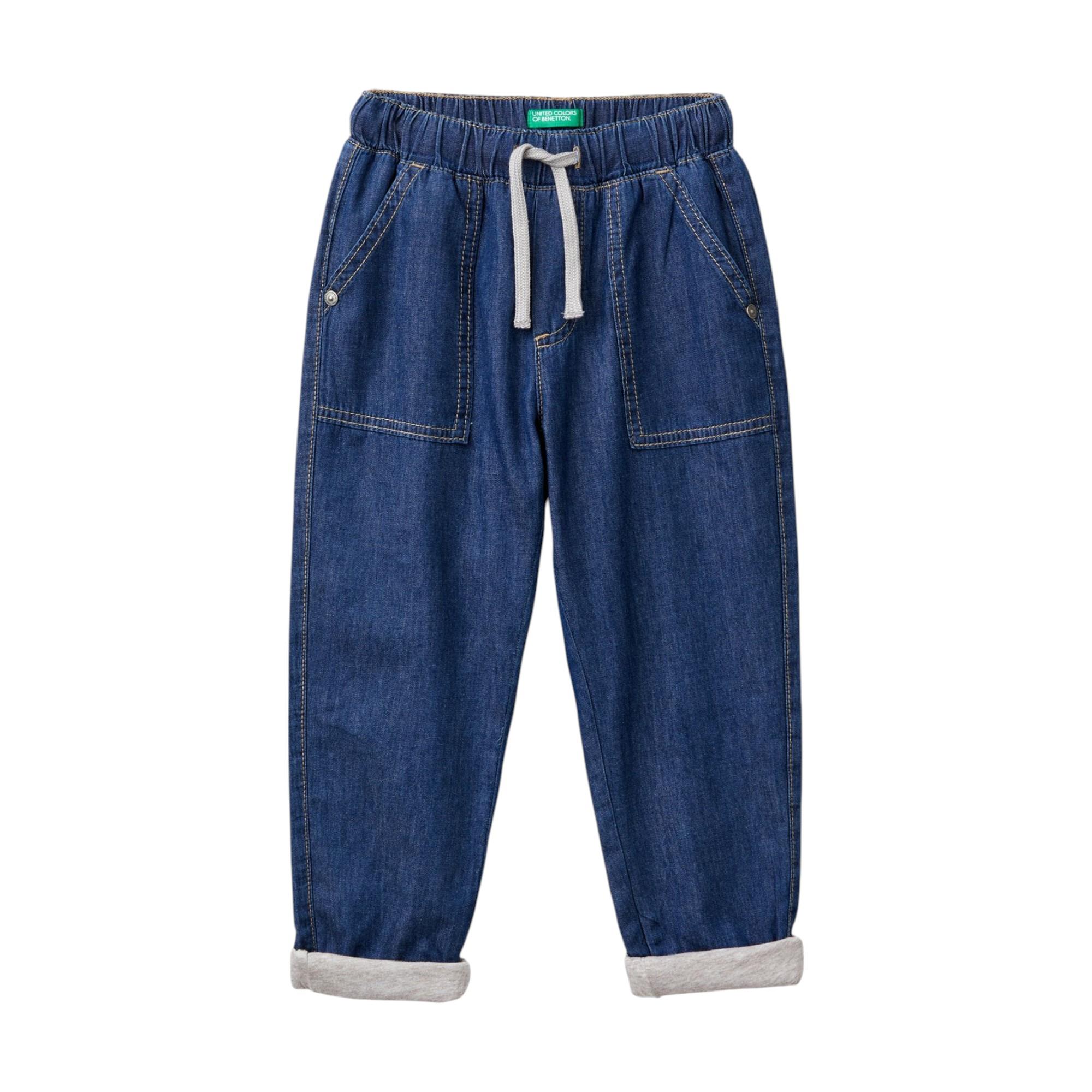 Erkek Çocuk Koyu Denim Arka Cebi Logo Detaylı Büzgü İpli Kıvrık Paça Denim Pantolon