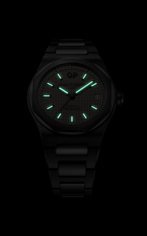 Girard Perregaux 81010-11-131-11A Laureato Watches