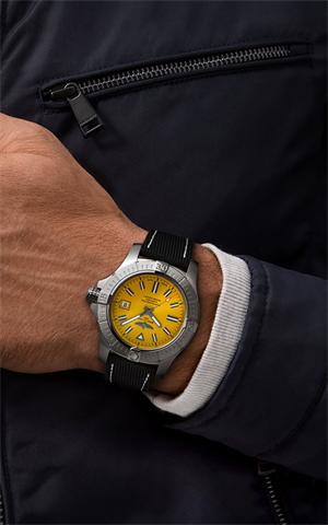 Breitling A17319101I1X1 Avenger Erkek Kol Saati